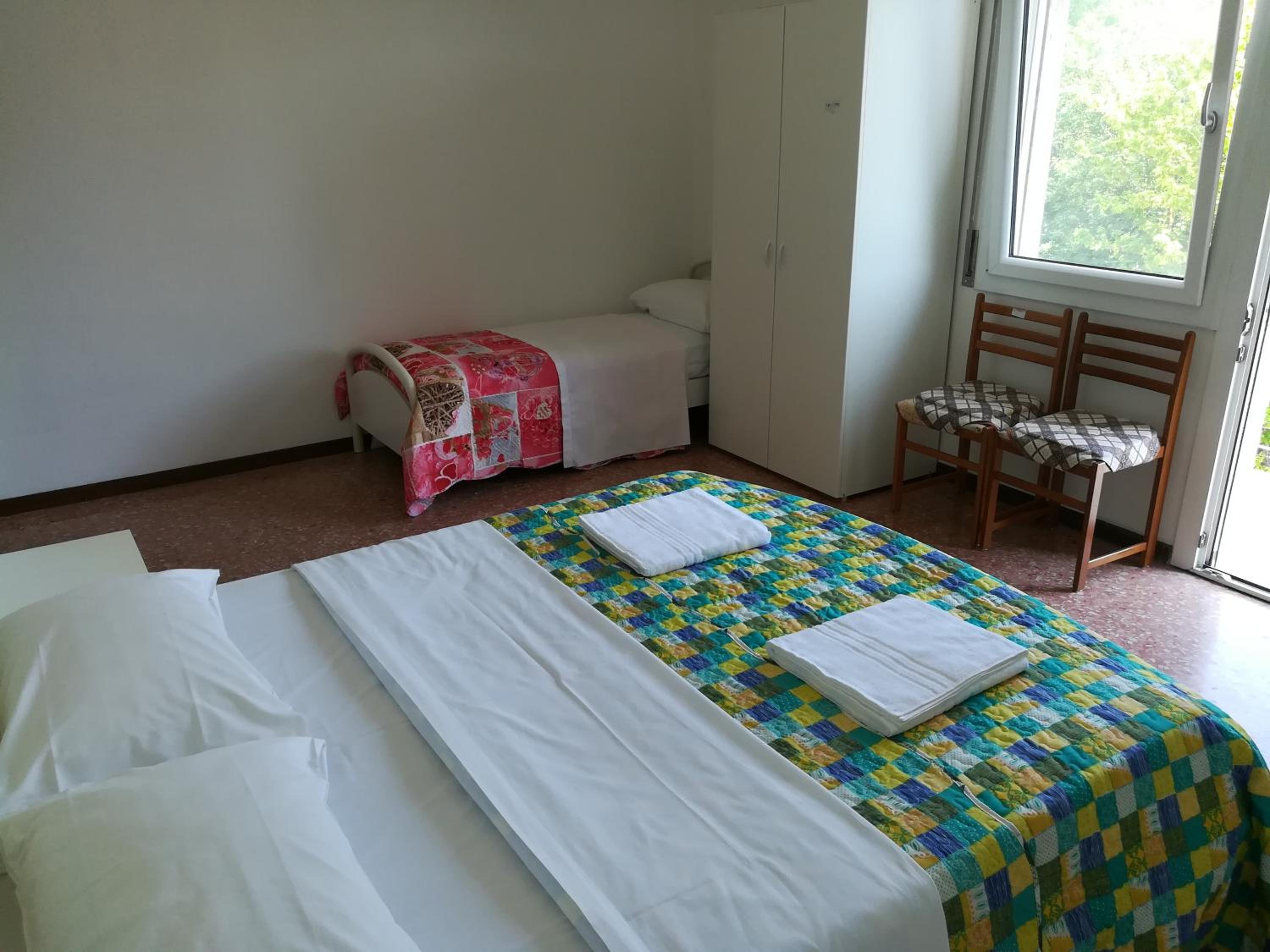 Double or Twin Room with Shared Bathroom photo 1