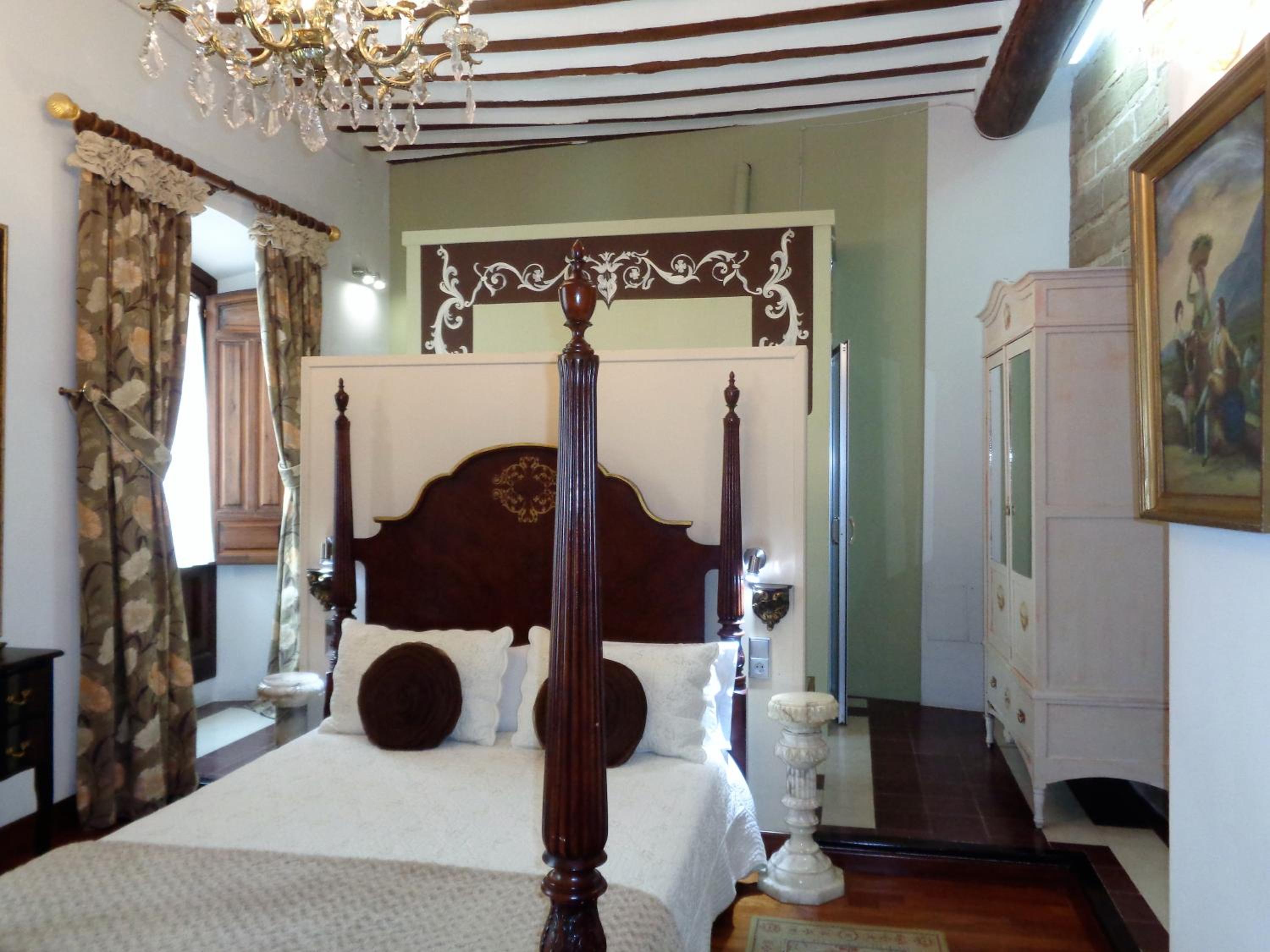 Deluxe Double Room - Photo 14