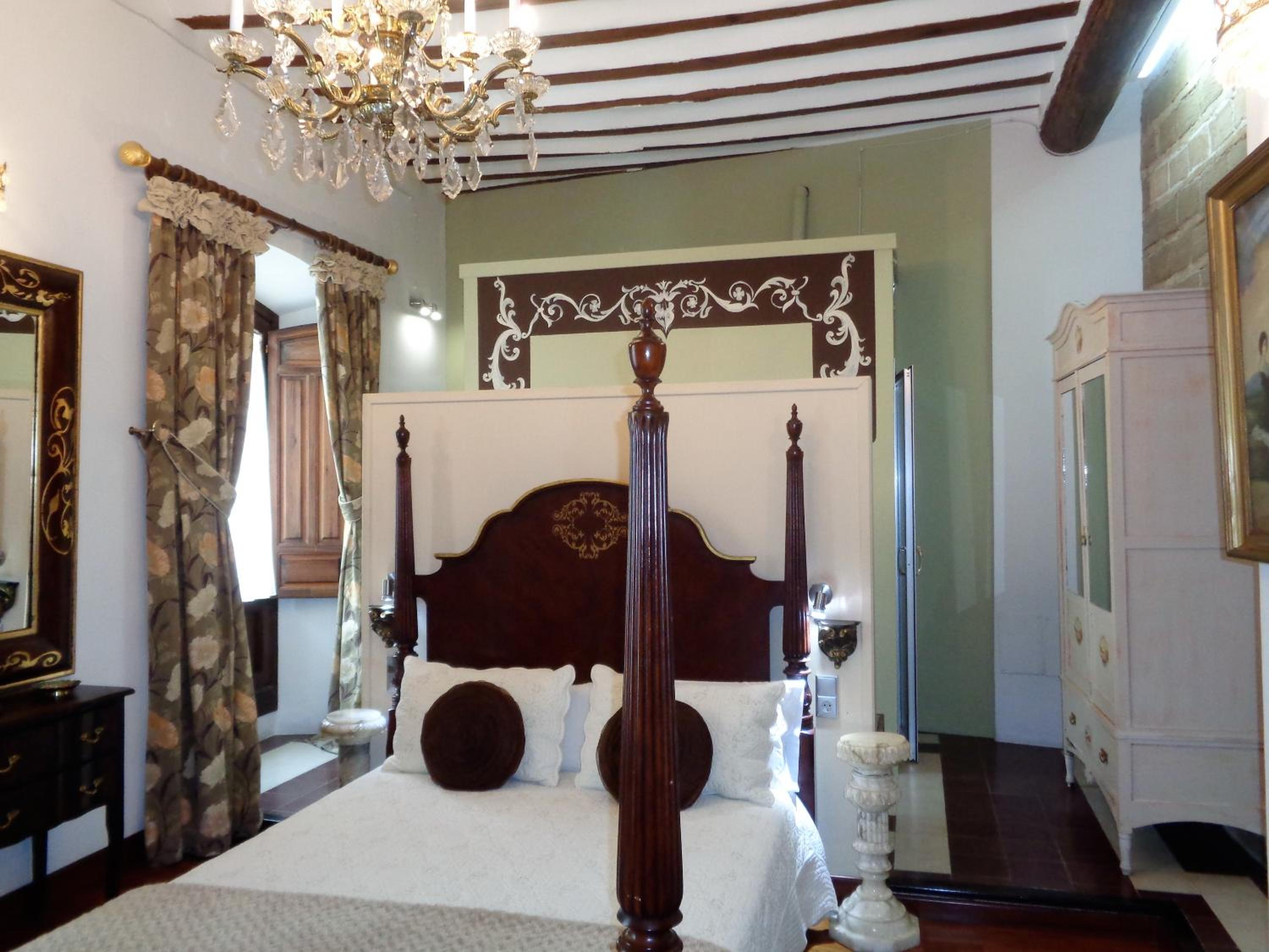 Deluxe Double Room - Photo 40