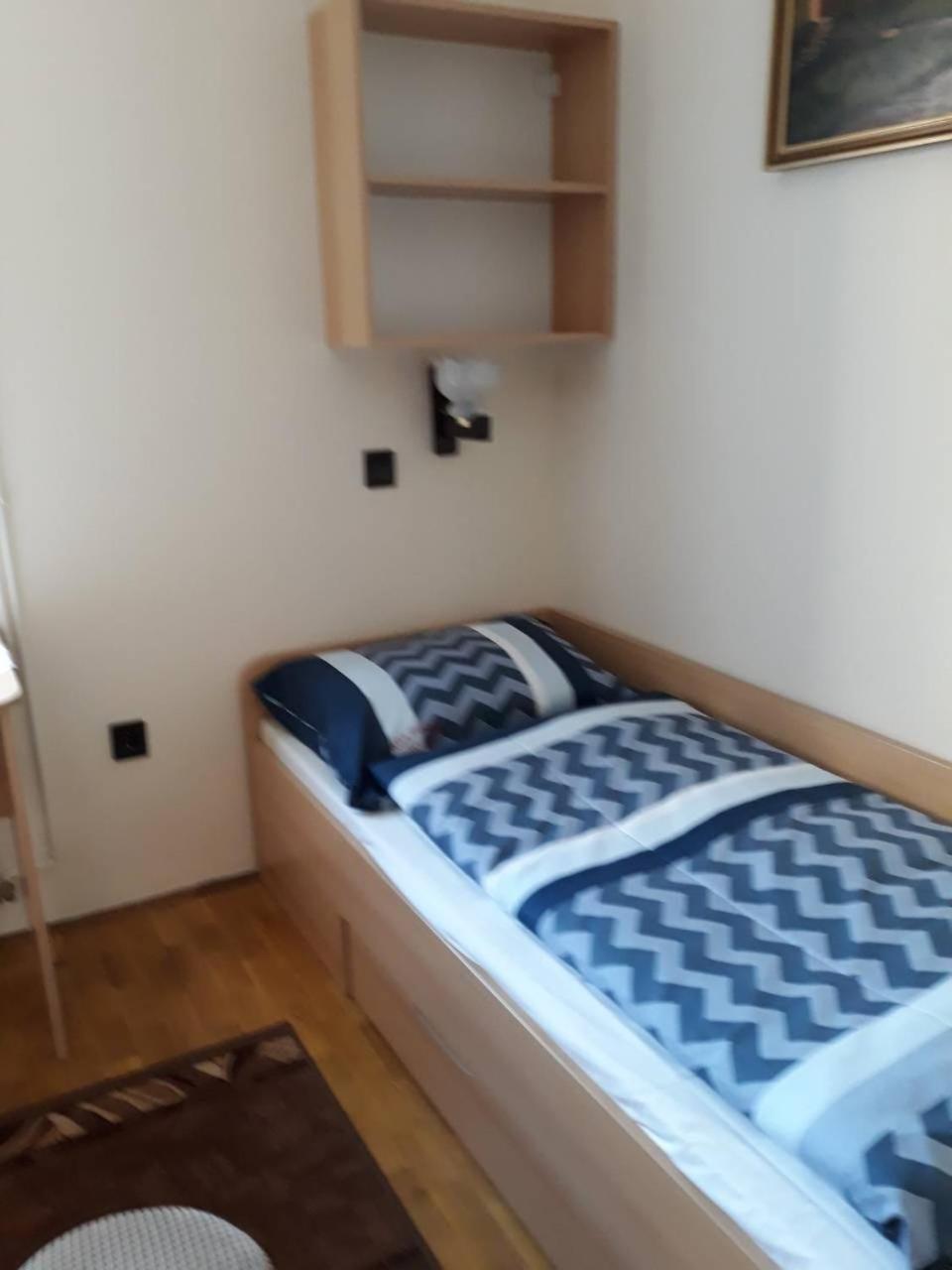 Twin Room with Bathroom photo 1