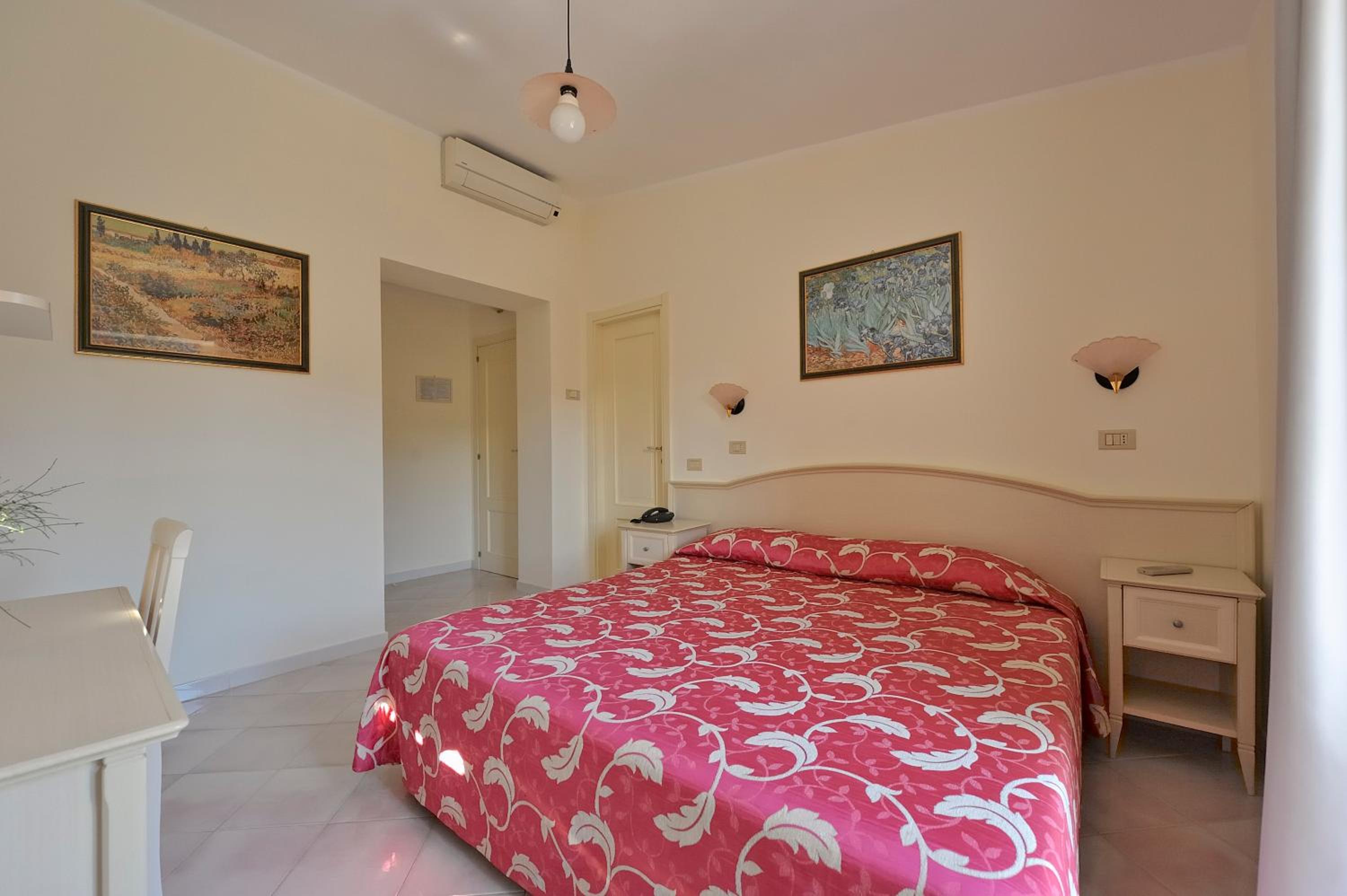 Standard Double Room - Photo 1