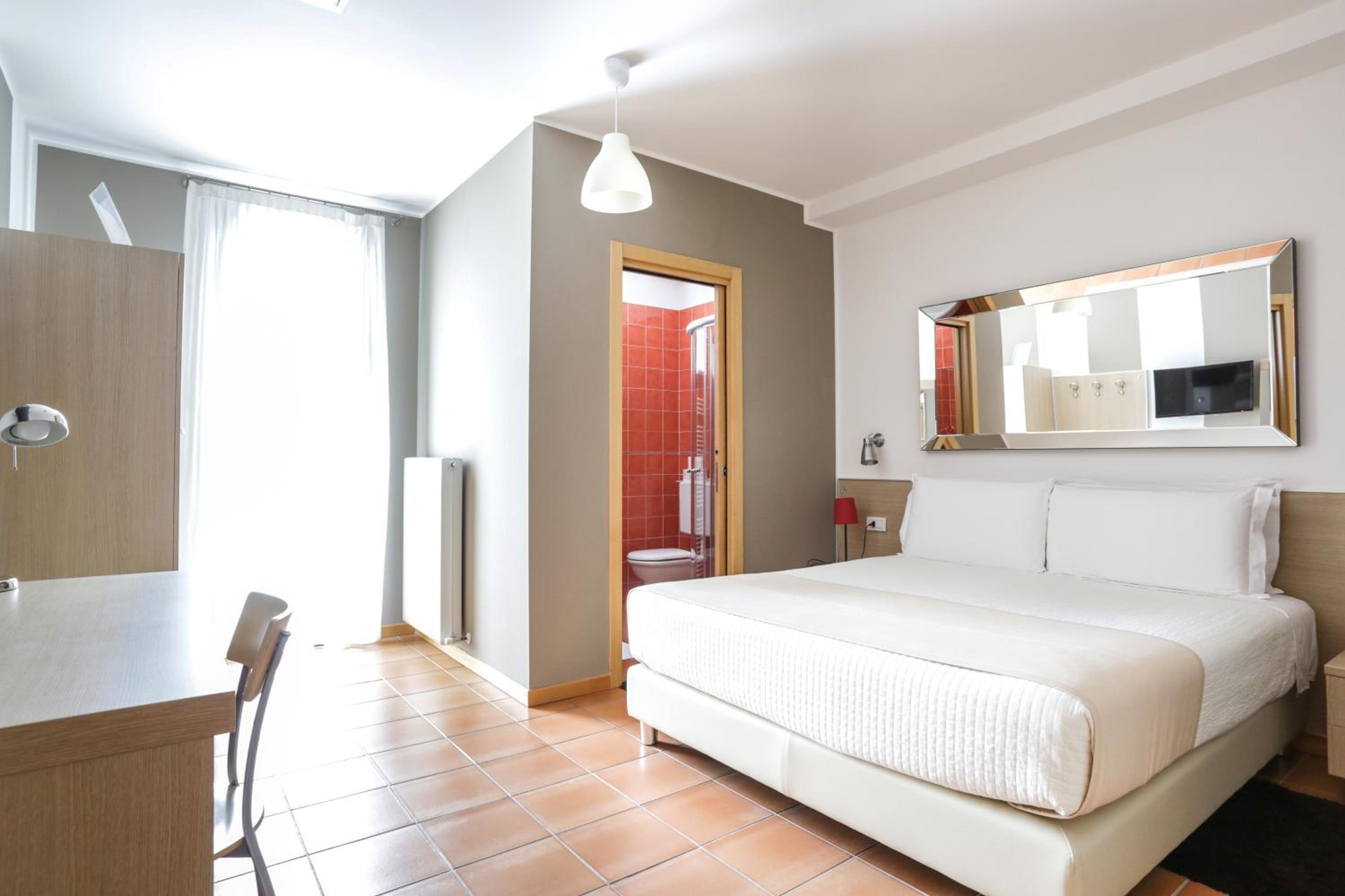 Double Room - Photo 6