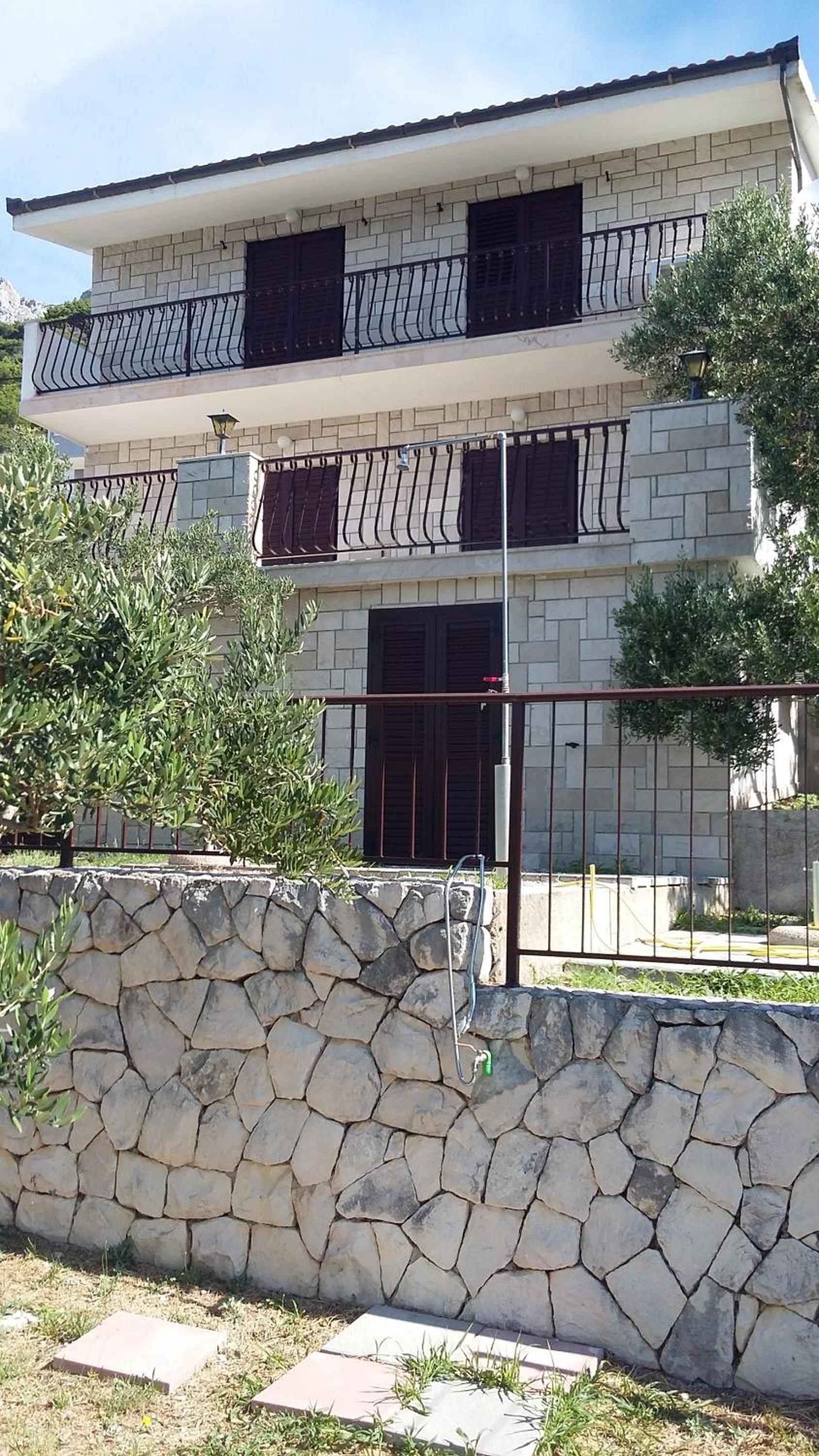 Apartment with Garden View photo 3