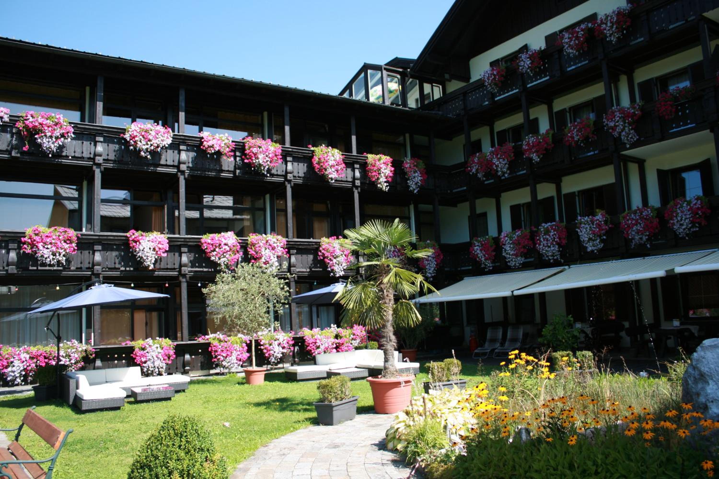 Quadruple Room with Balcony photo 3