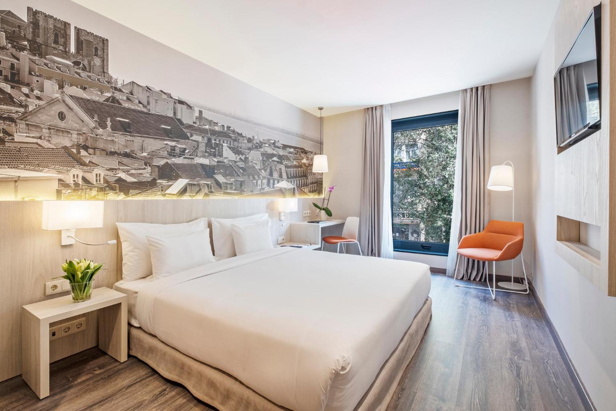 Double or Twin Room thumbnail 5