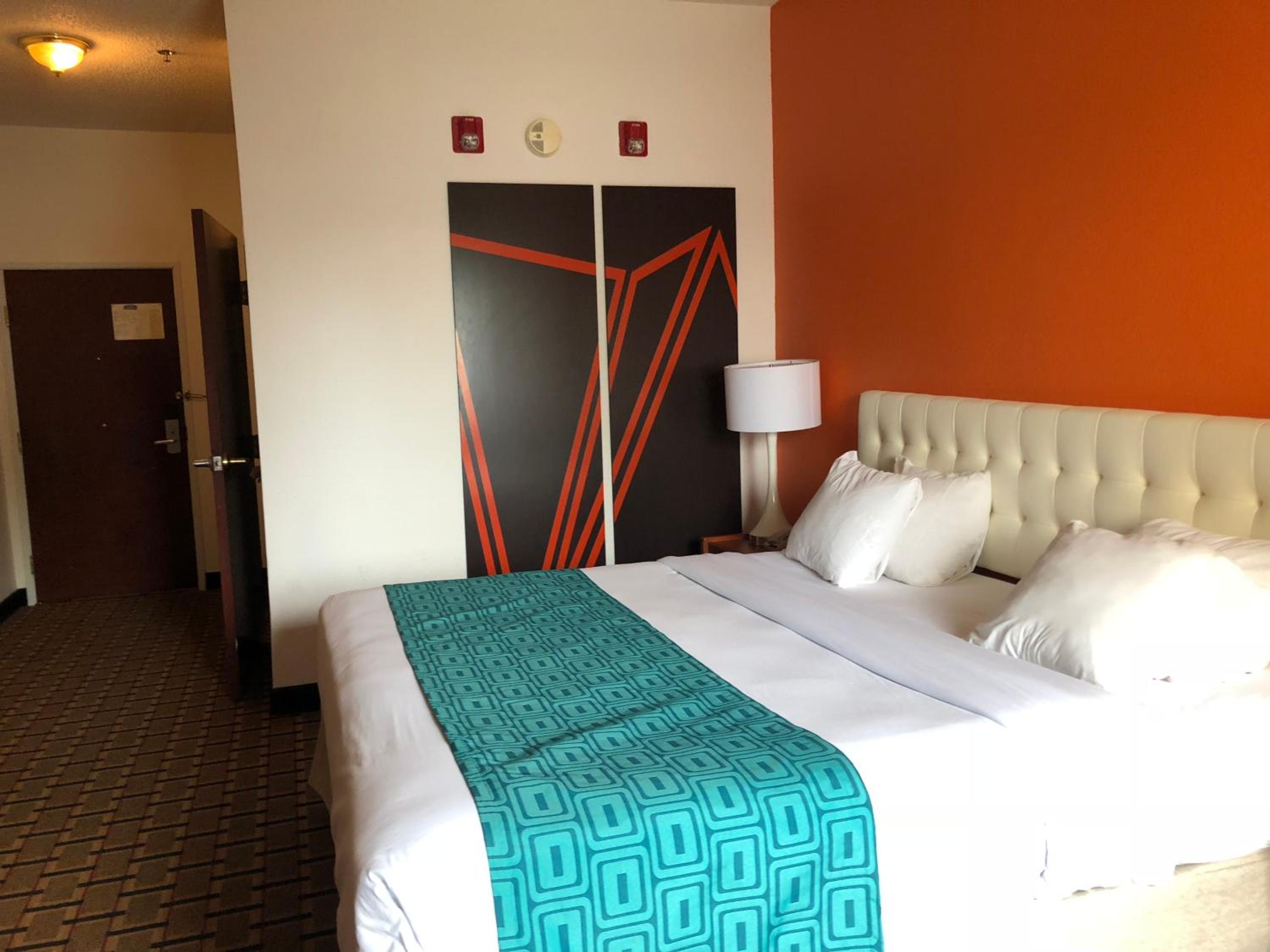 King Room - Disability Access/Non-Smoking