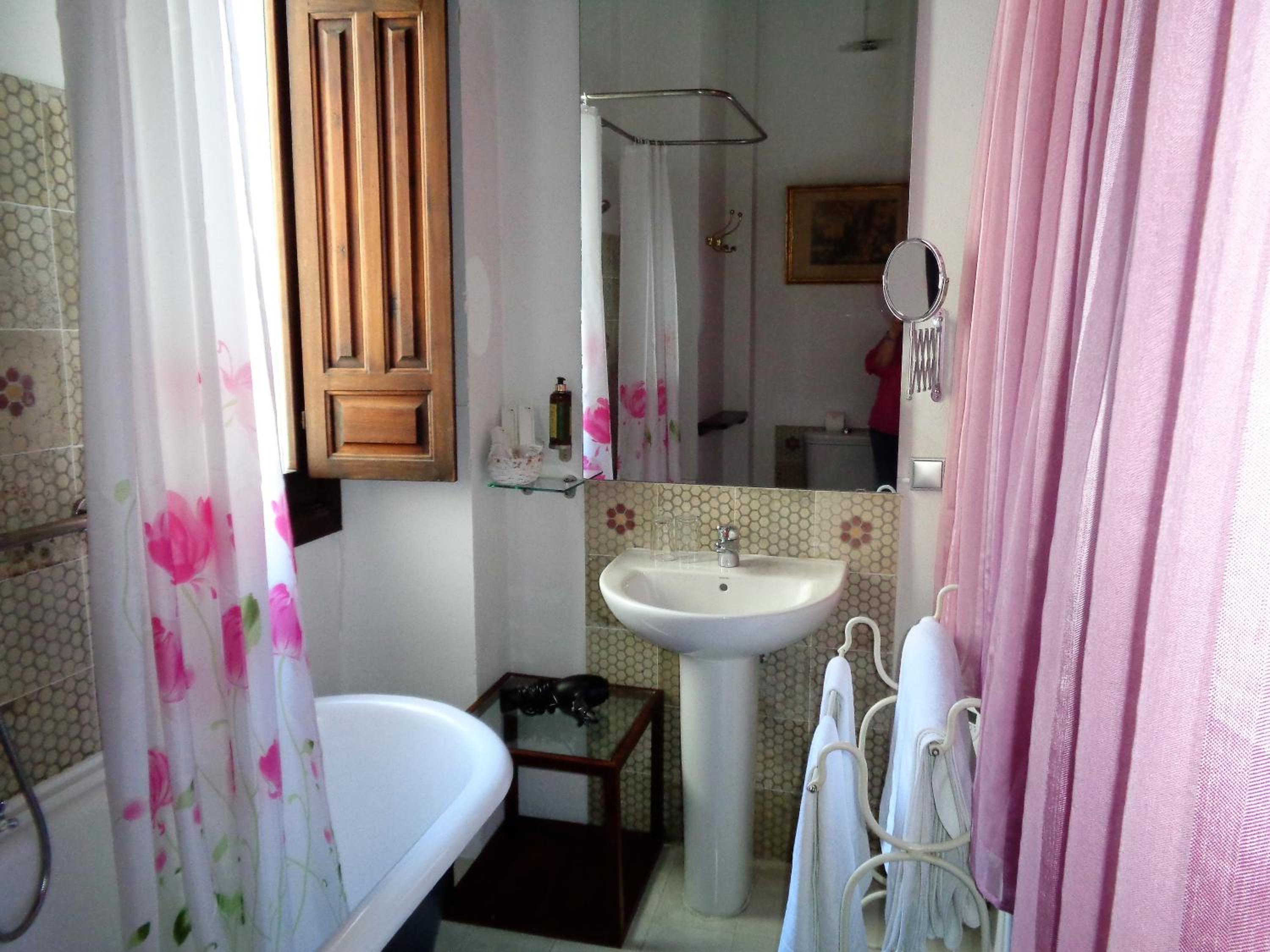 Charm Double Room - Photo 27