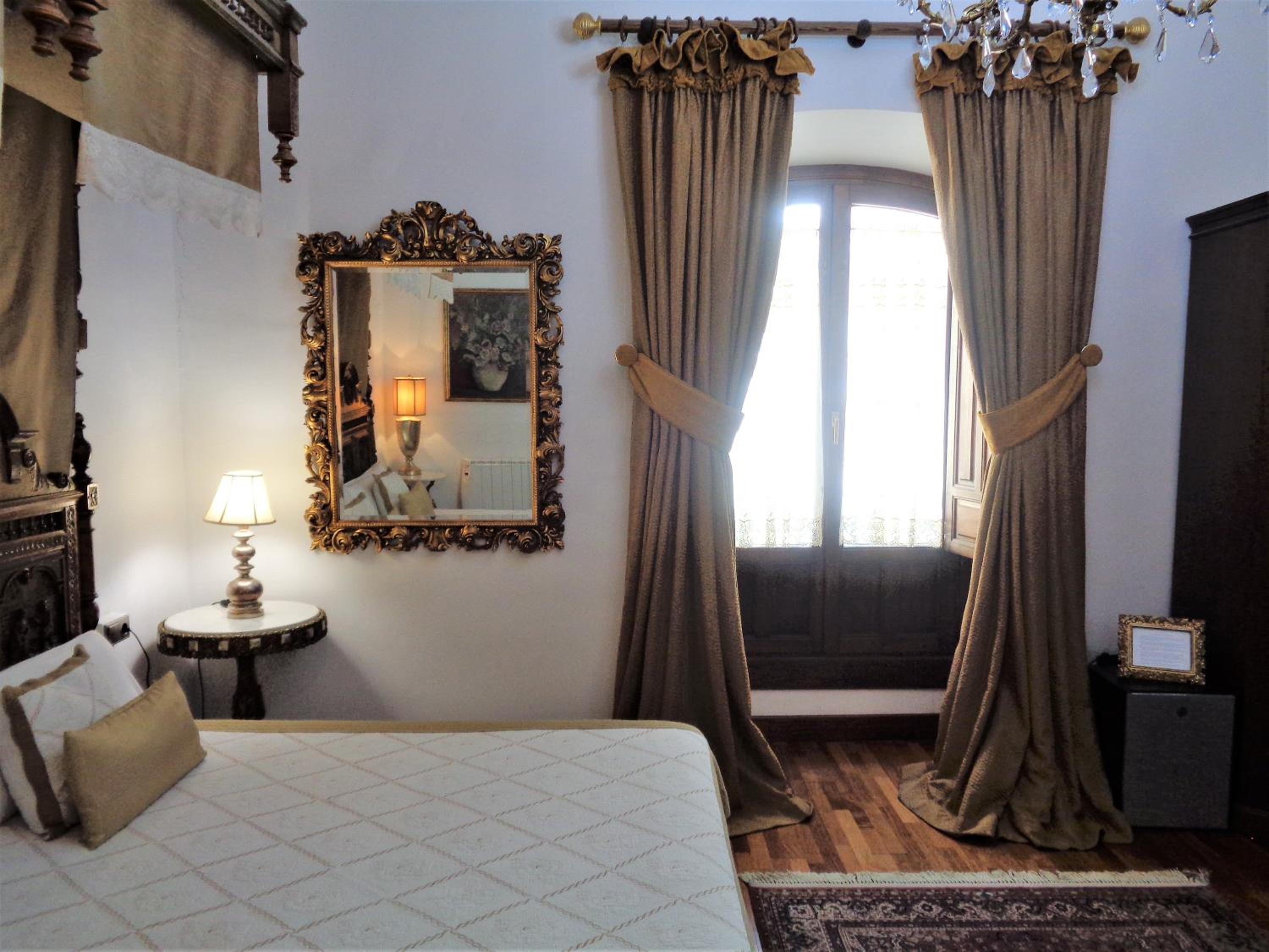Deluxe Double Room - Photo 41