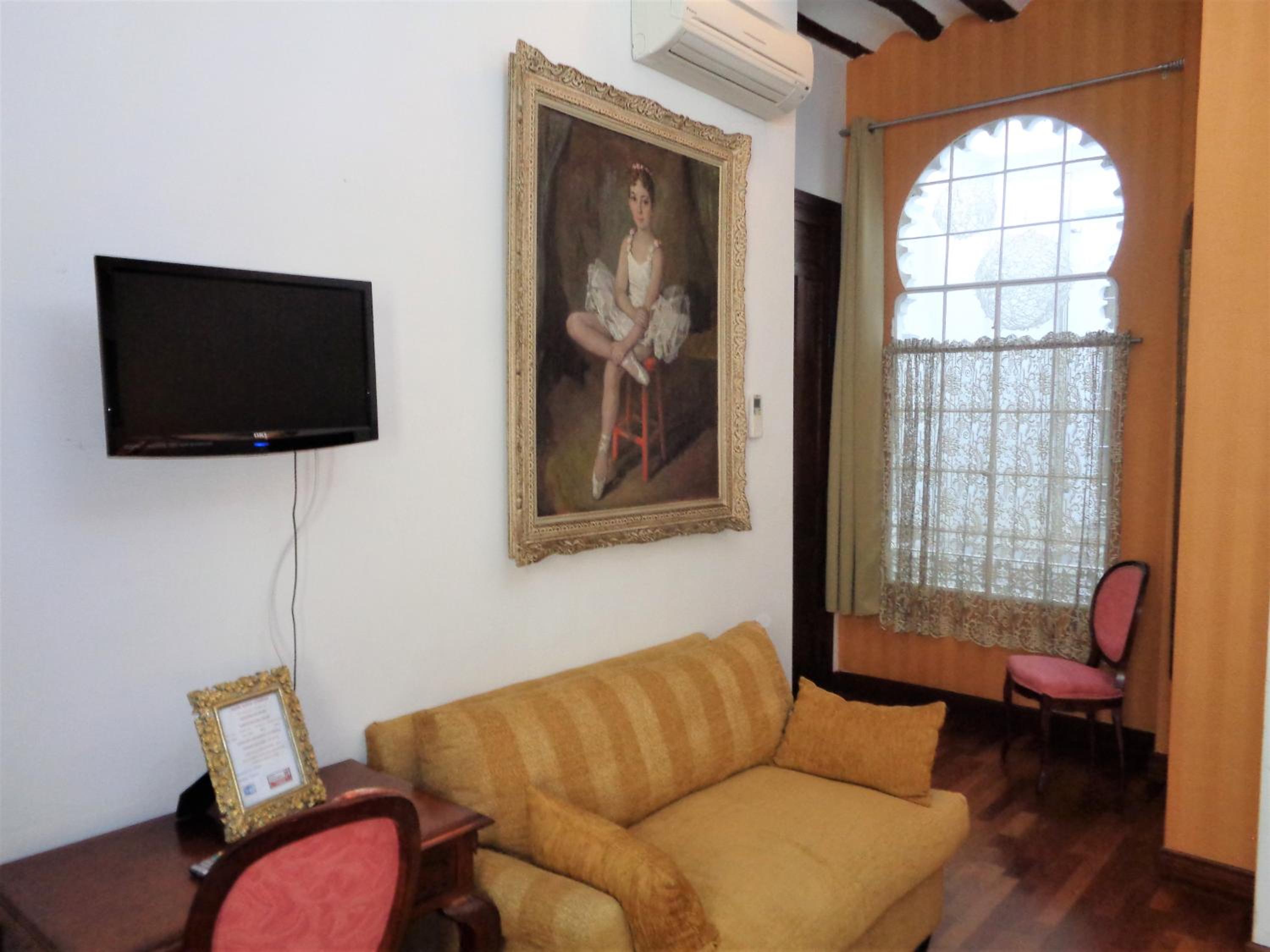 Deluxe Double Room - Photo 9