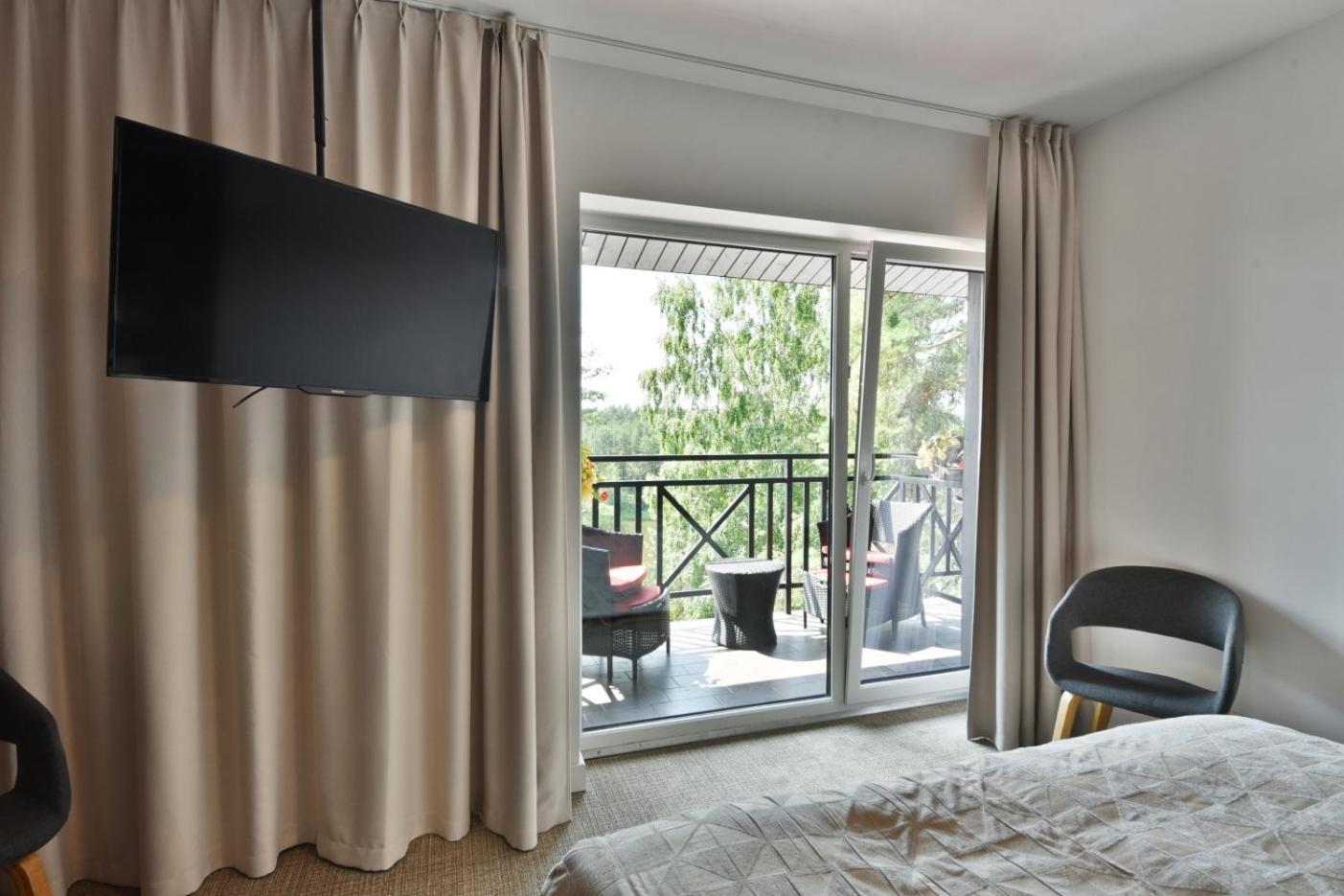 Deluxe Double Room with Balcony - Photo 5