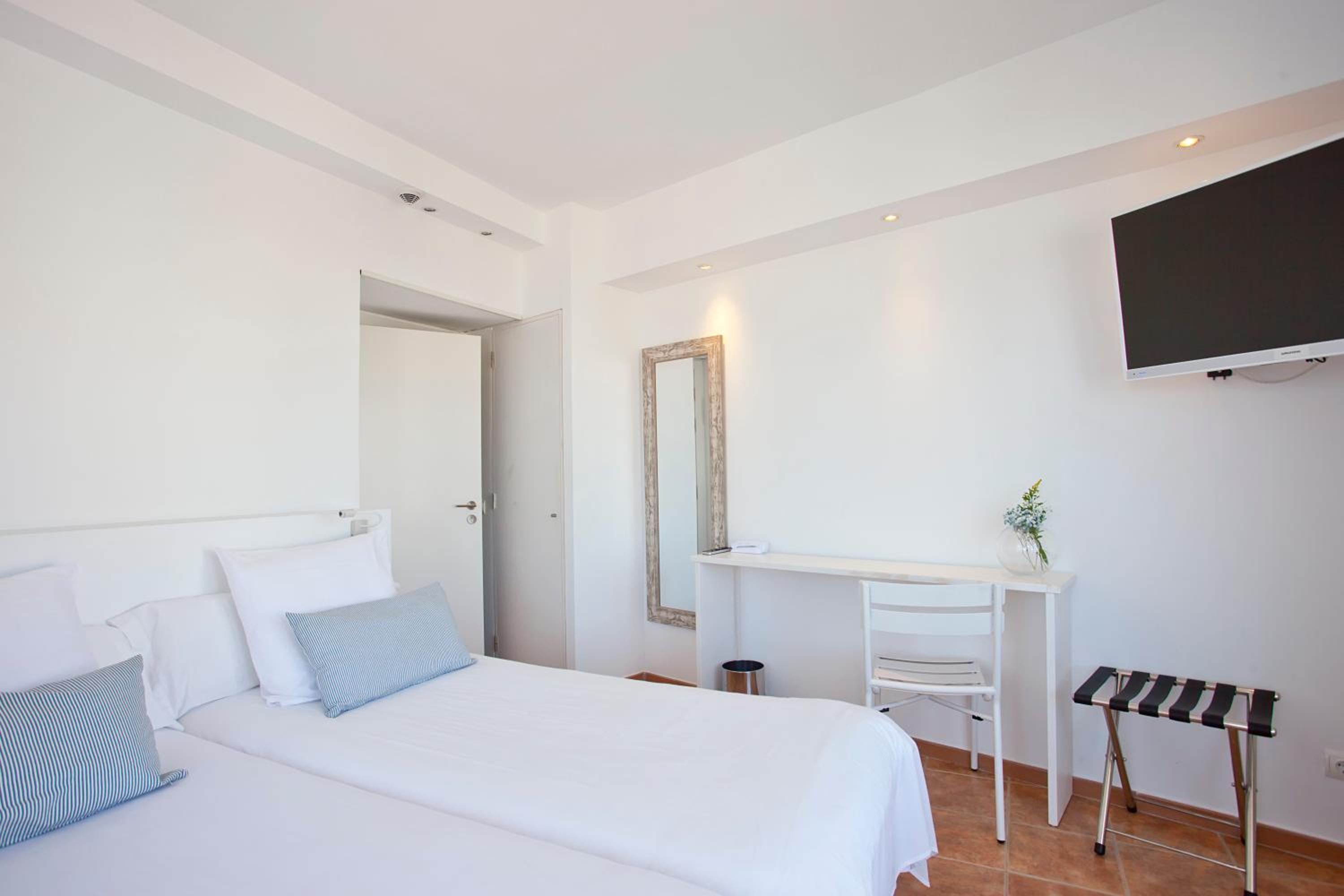 Triple Room - Photo 1