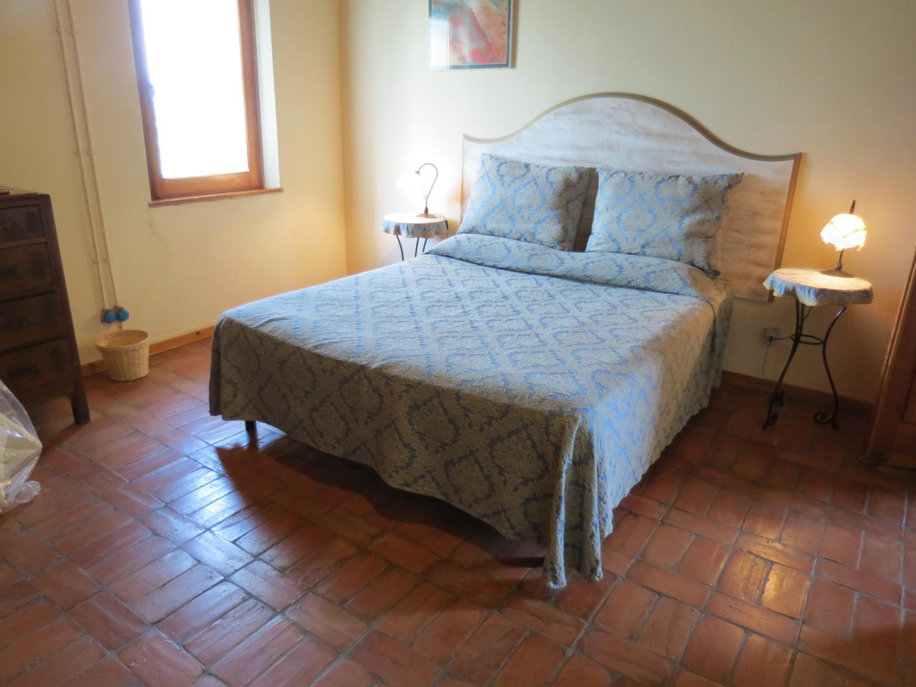 King Room with Roll-In Shower - Disability Access photo 1