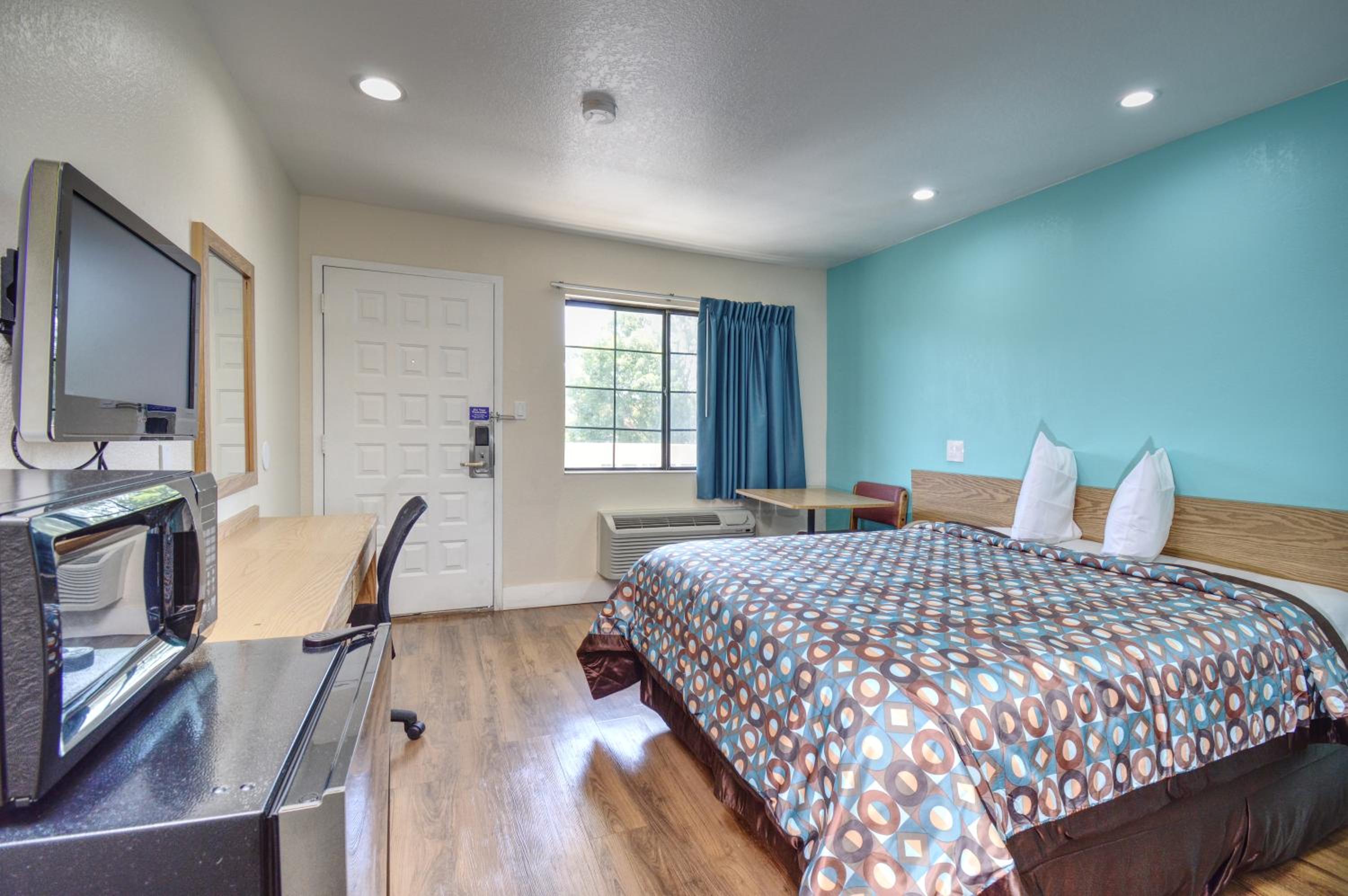 Standard Queen Room photo 1