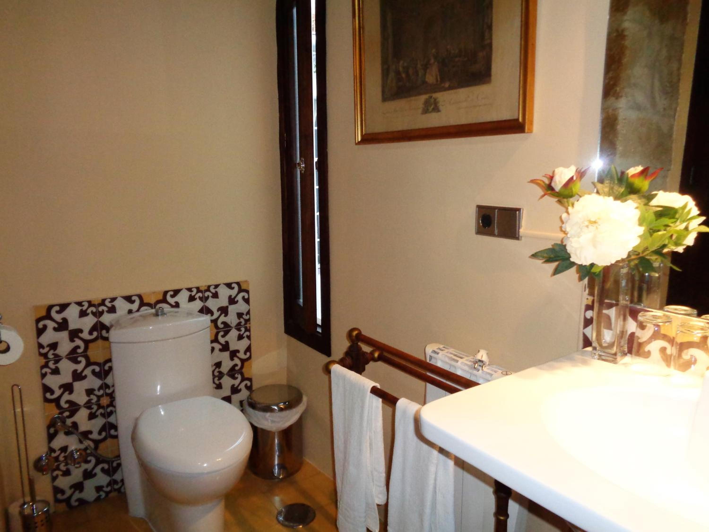 Deluxe Double Room - Photo 42