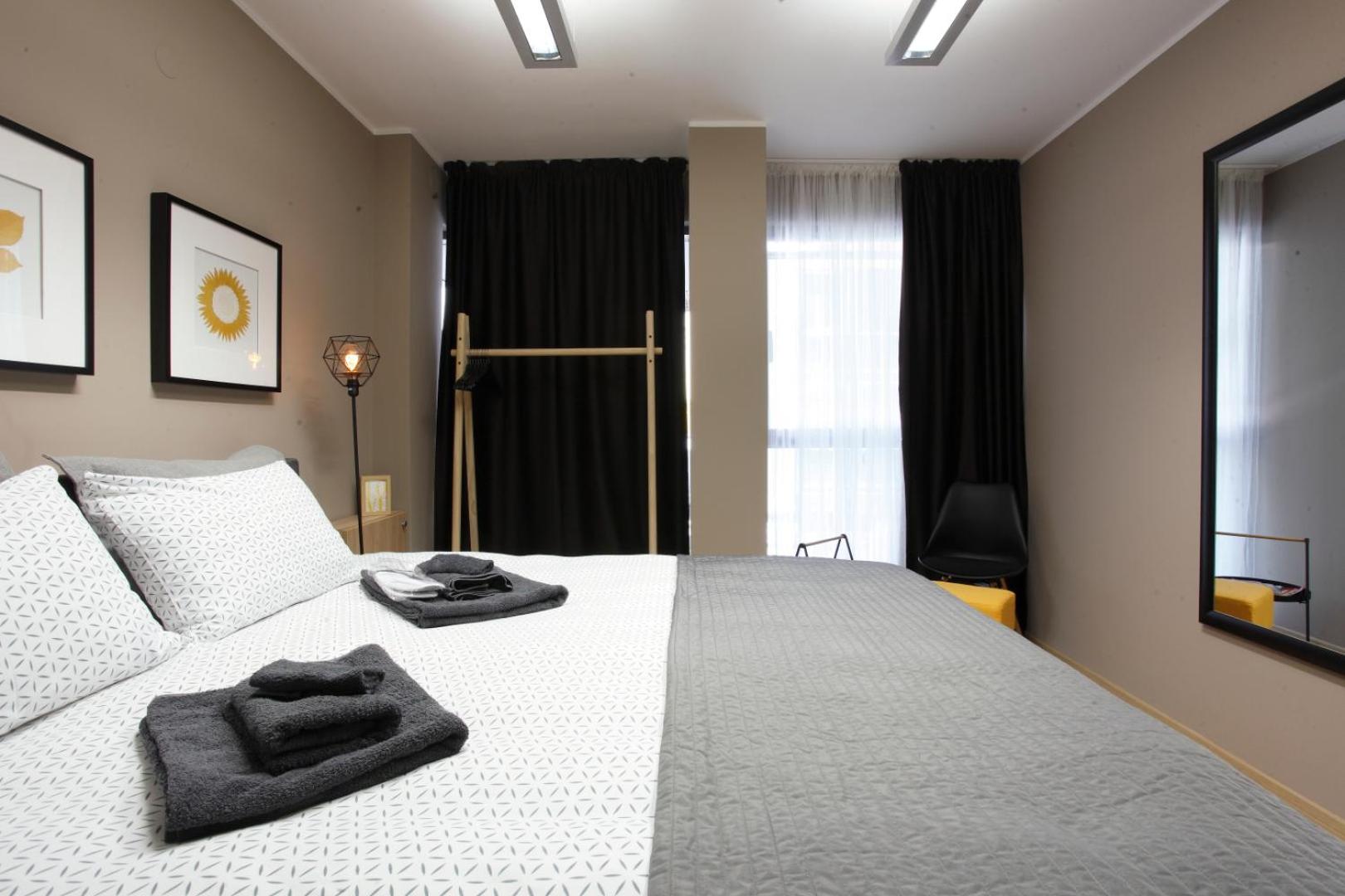 Studio Apartment - Photo 15