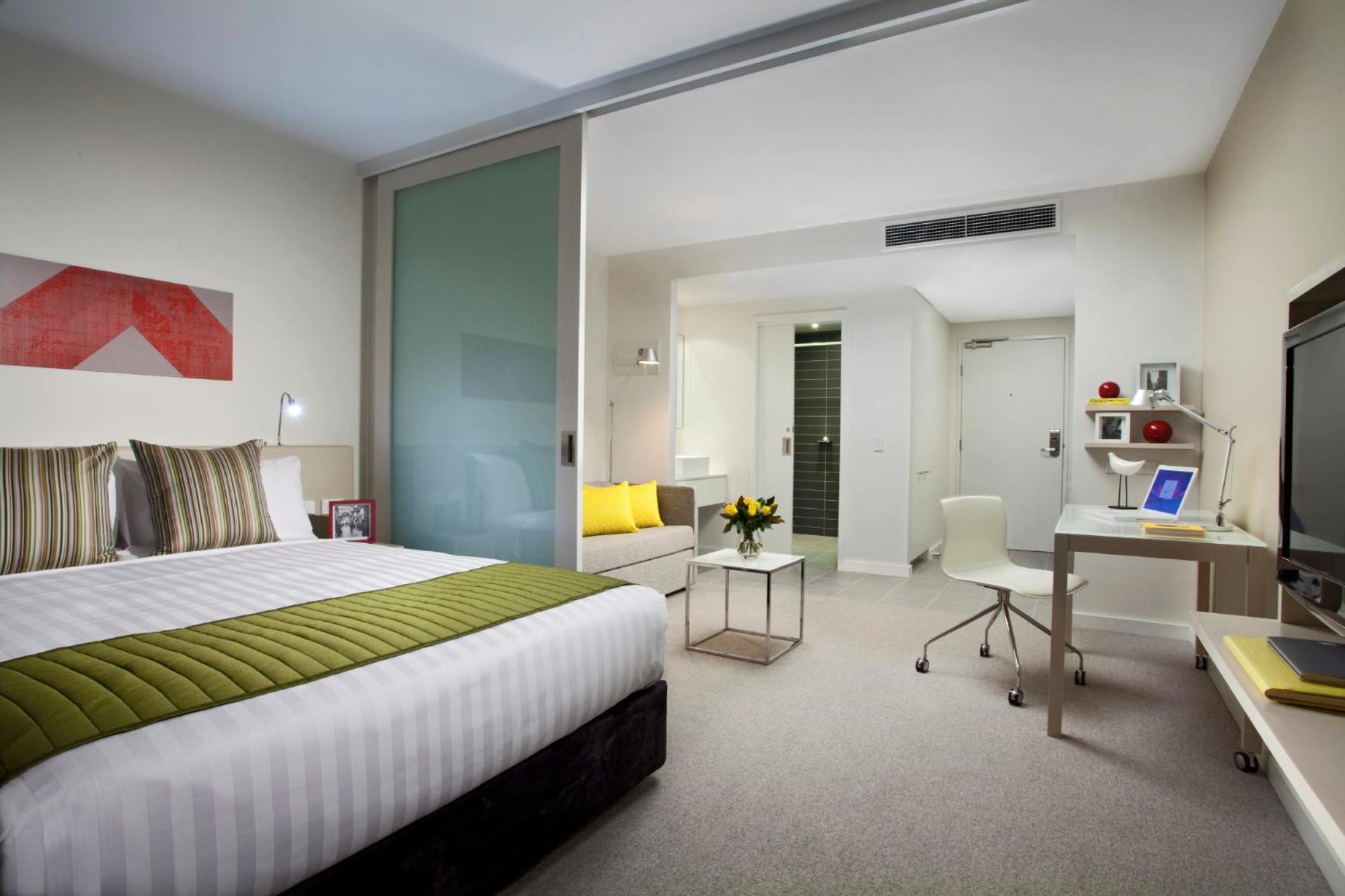 Deluxe Studio Apartment - Photo 4