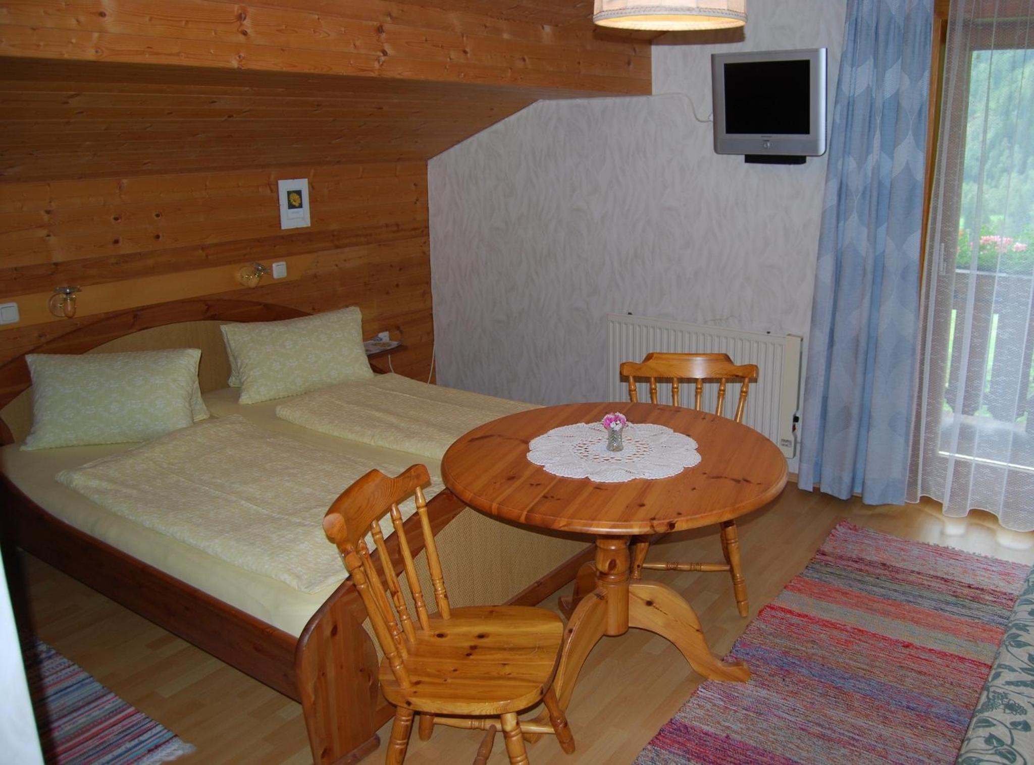 Deluxe Two-Bedroom Apartment with Balcony