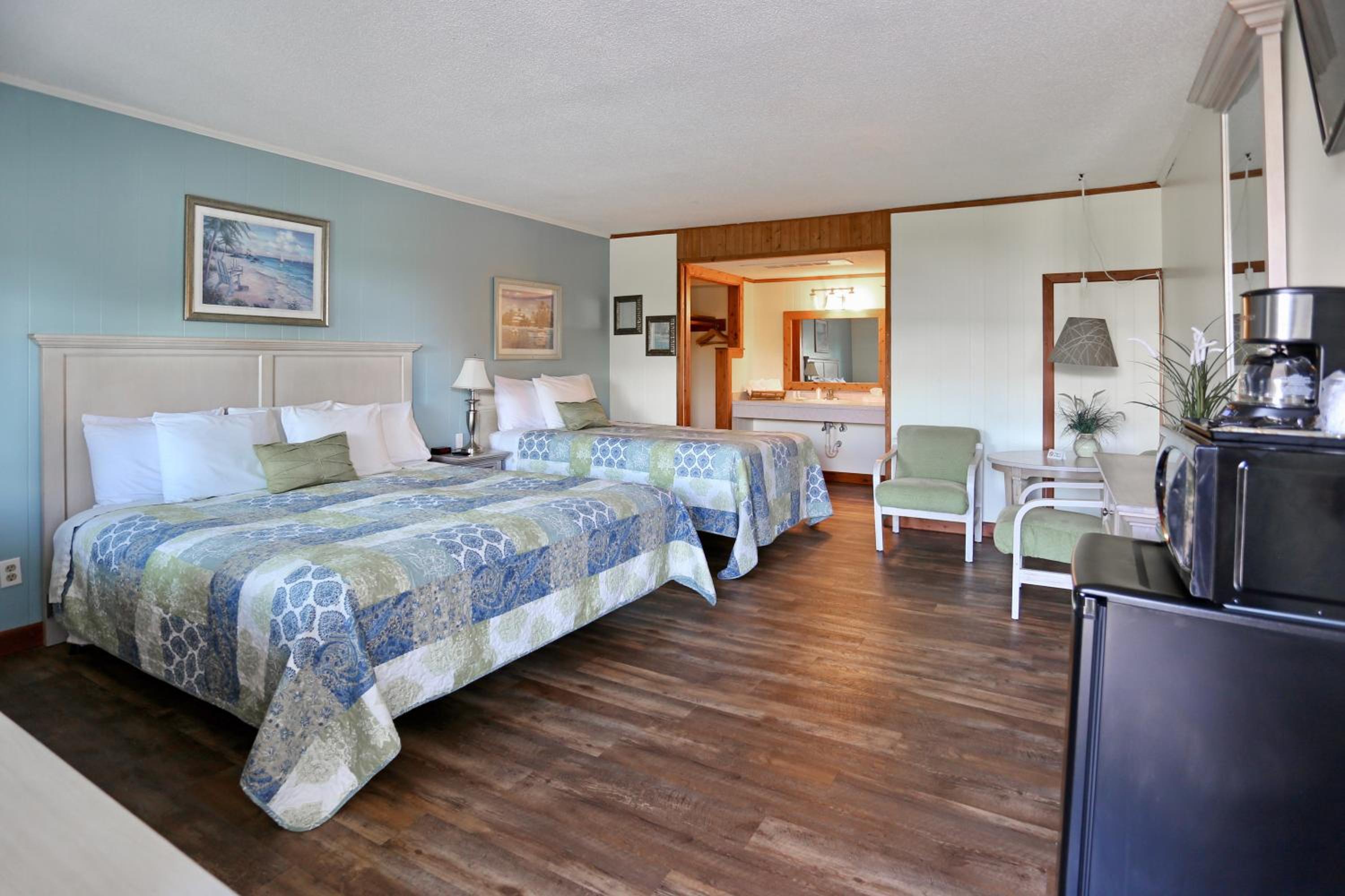Deluxe Room, Refrigerator & Microwave, Ground Floor (Not Pet Friendly)