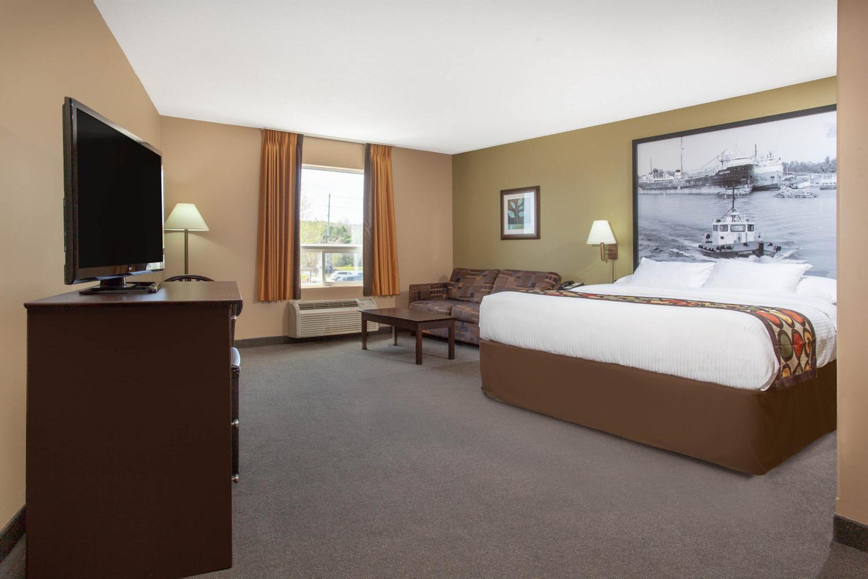 Deluxe King Room - Non-Smoking - Photo 1