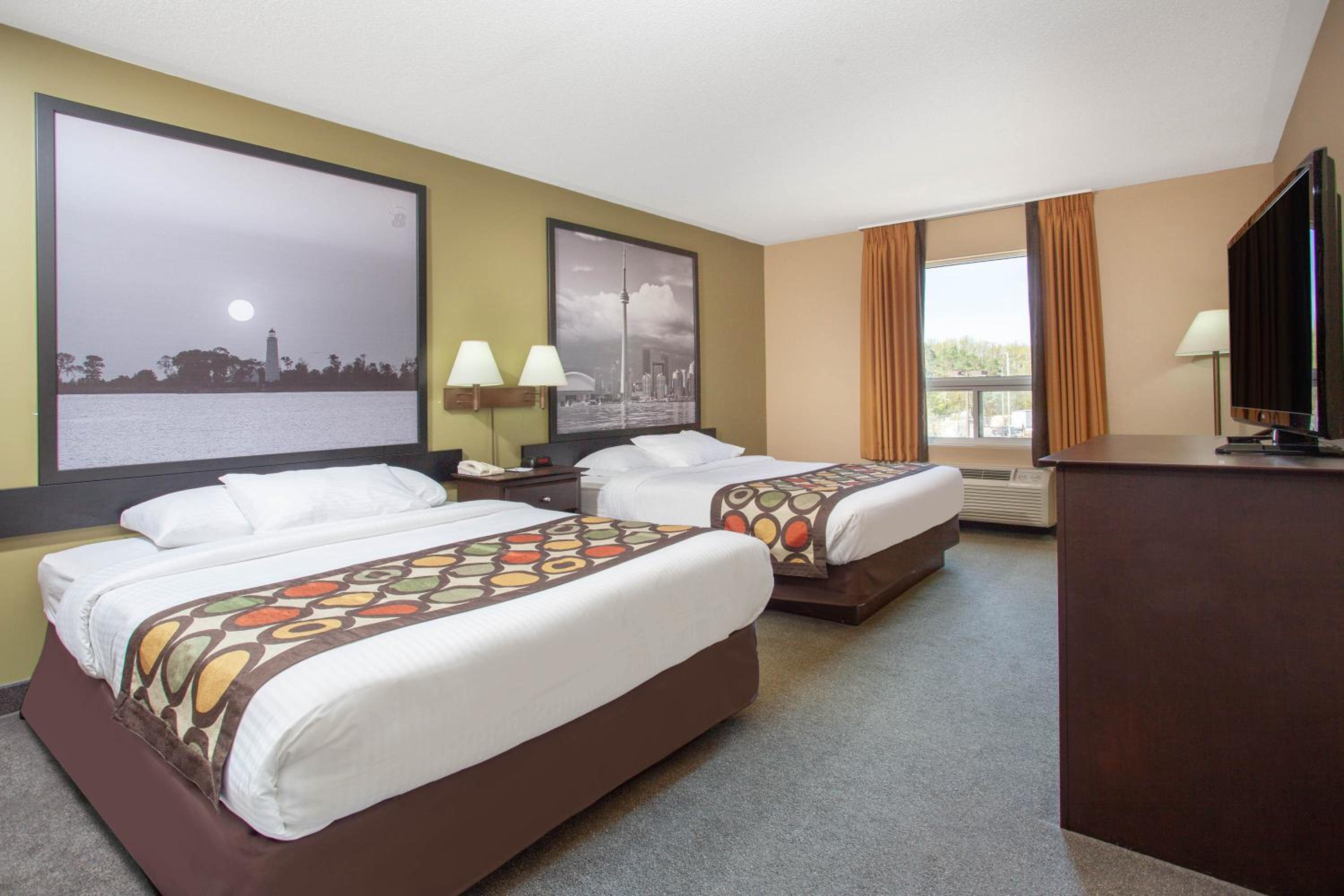 Queen Room with Two Queen Beds - Non-Smoking - Photo 1