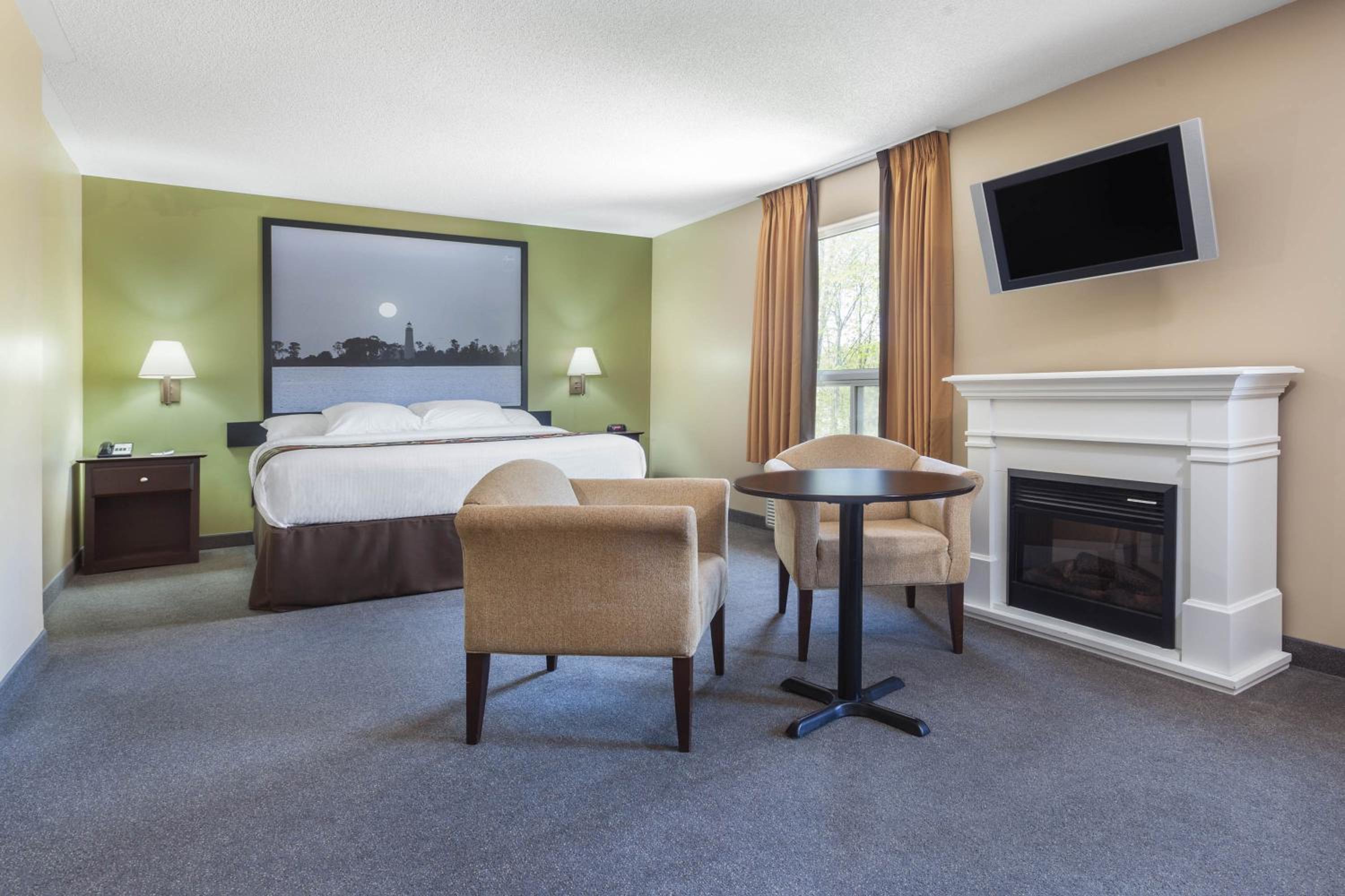 King Studio Suite - Non-Smoking - Photo 1