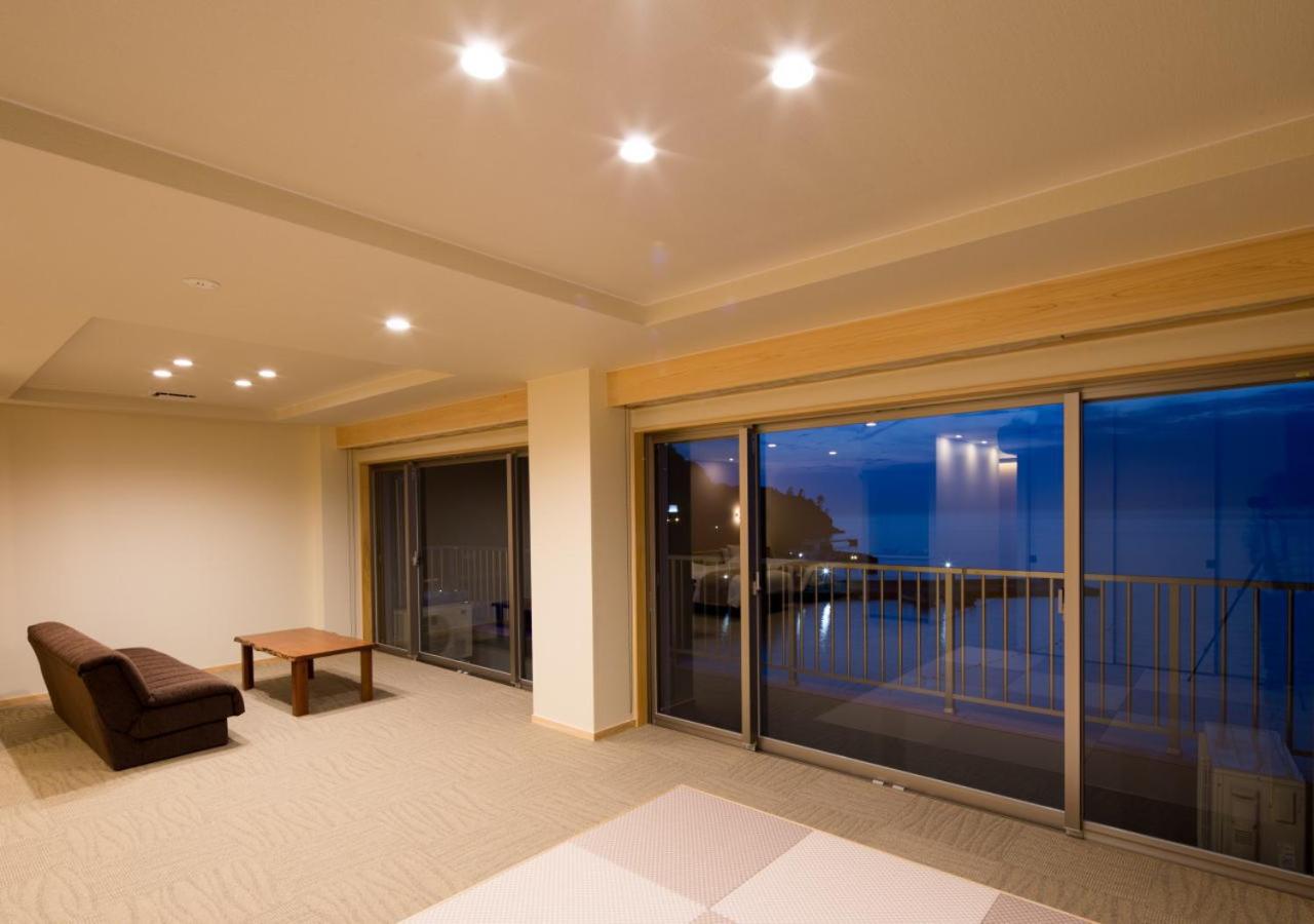 Twin Suite with Tatami Area and Ocean View - High Floor photo 3