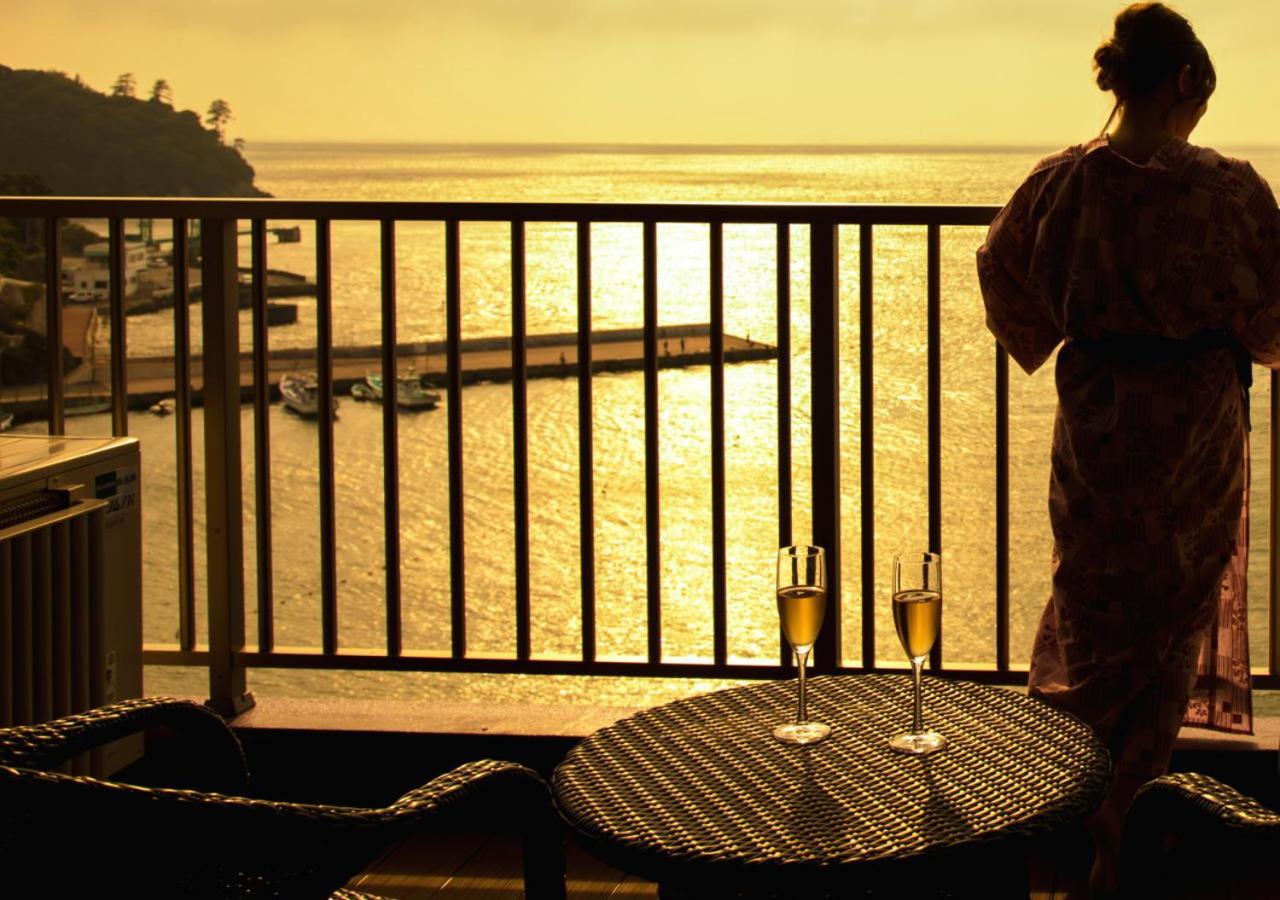 Twin Suite with Tatami Area and Open-Air Bath - Ocean View - High Floor photo 2