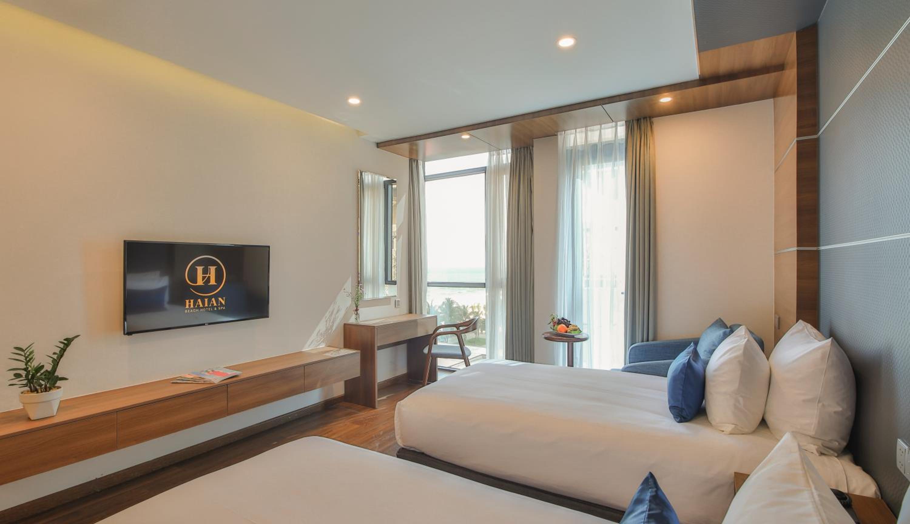 Superior Twin Room with Partial Sea View - Afternoon Tea Included photo 3