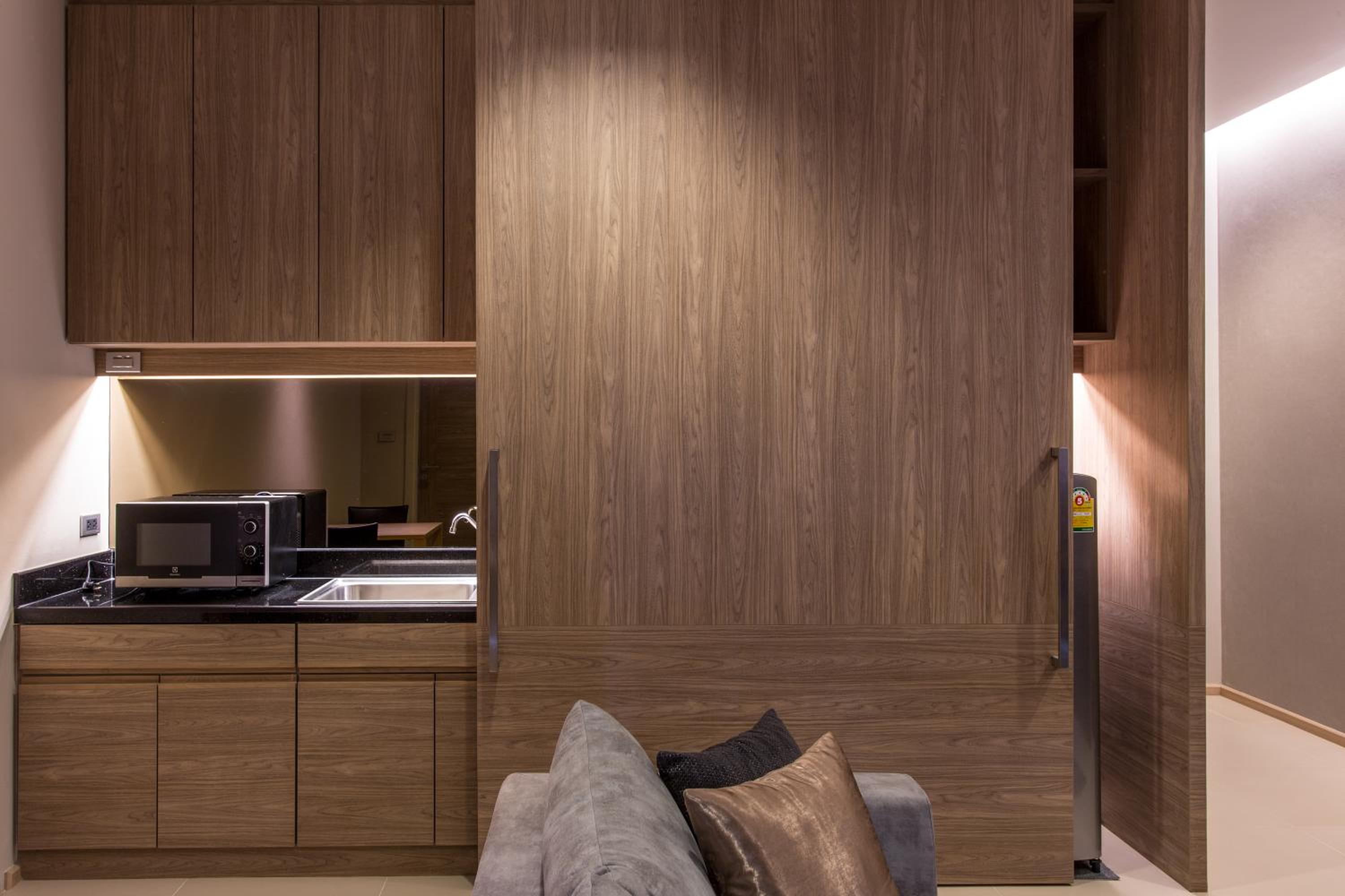 City Suite - Photo 2