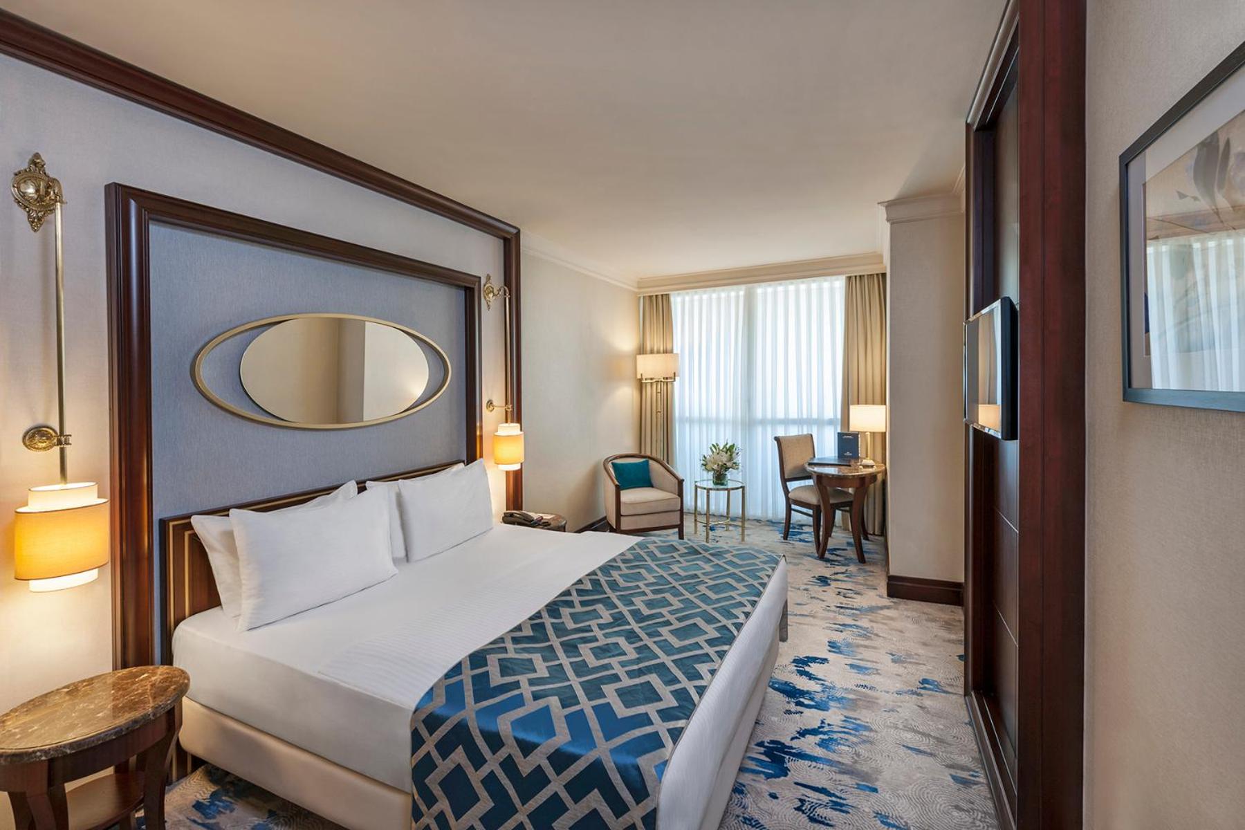 Deluxe Room with Queen Size Bed photo 1