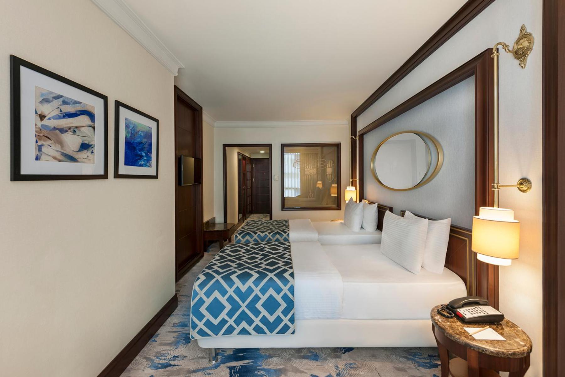 Deluxe Room with 2 Single Beds photo 2