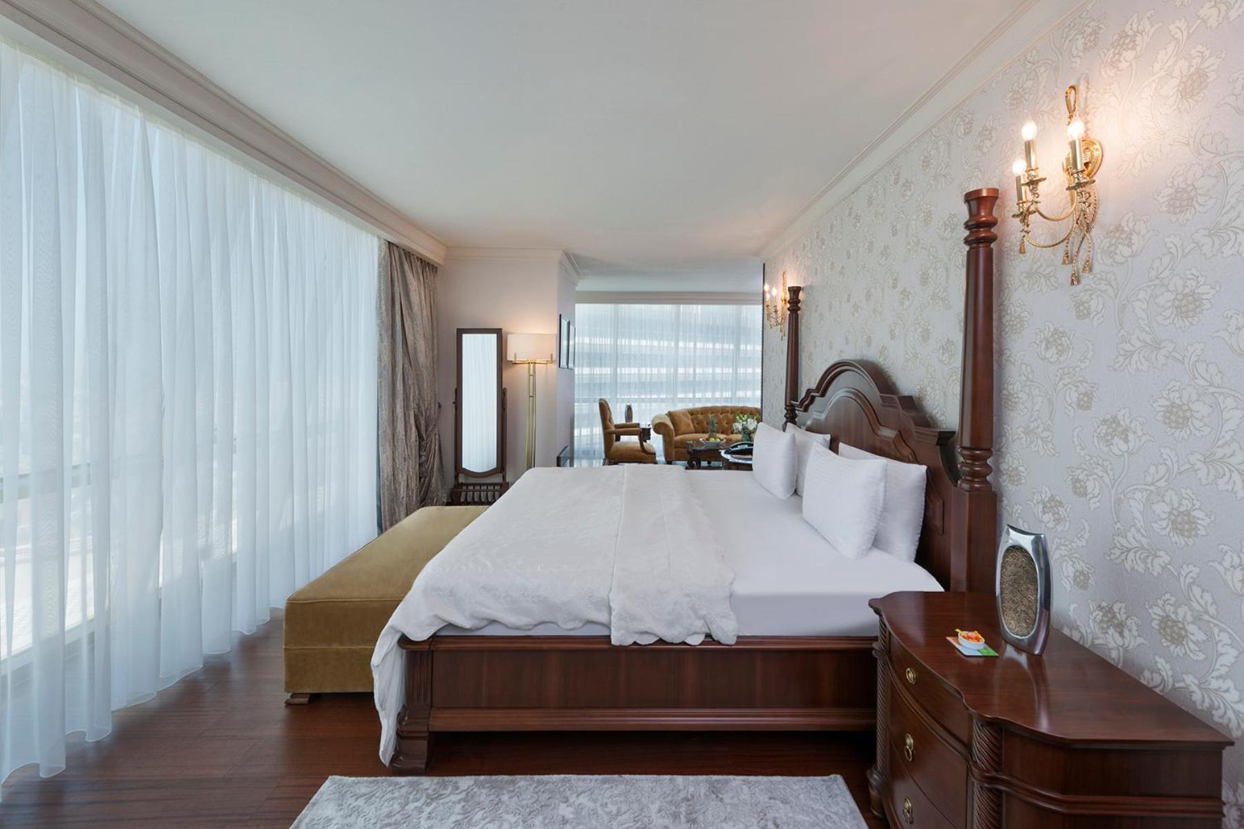 Suite with Queen Size Bed photo 1