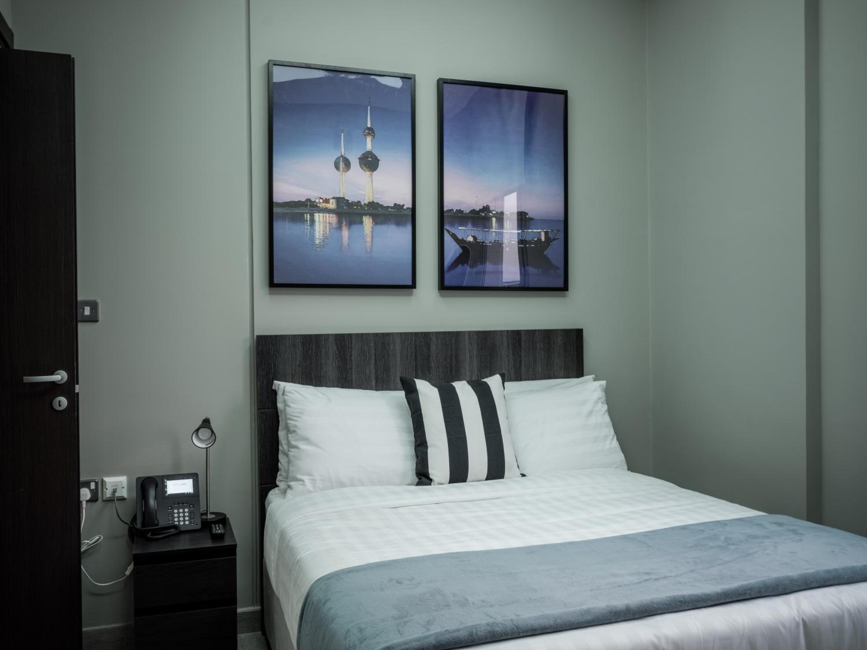 Executive Suite - Photo 5