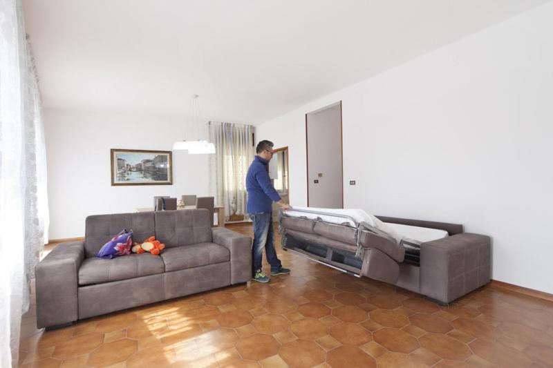 Apartment with Balcony photo 2