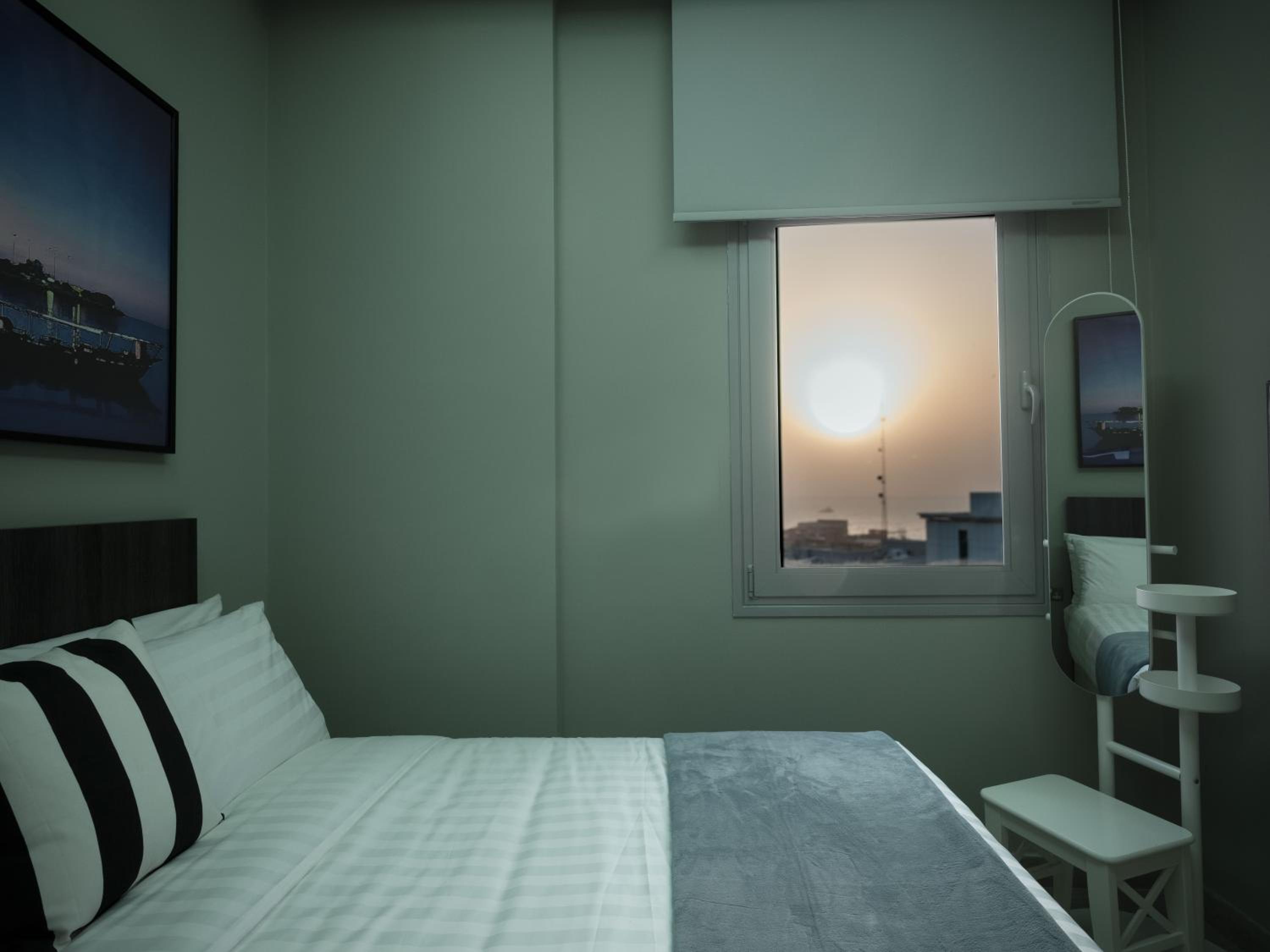 Executive Suite - Photo 4