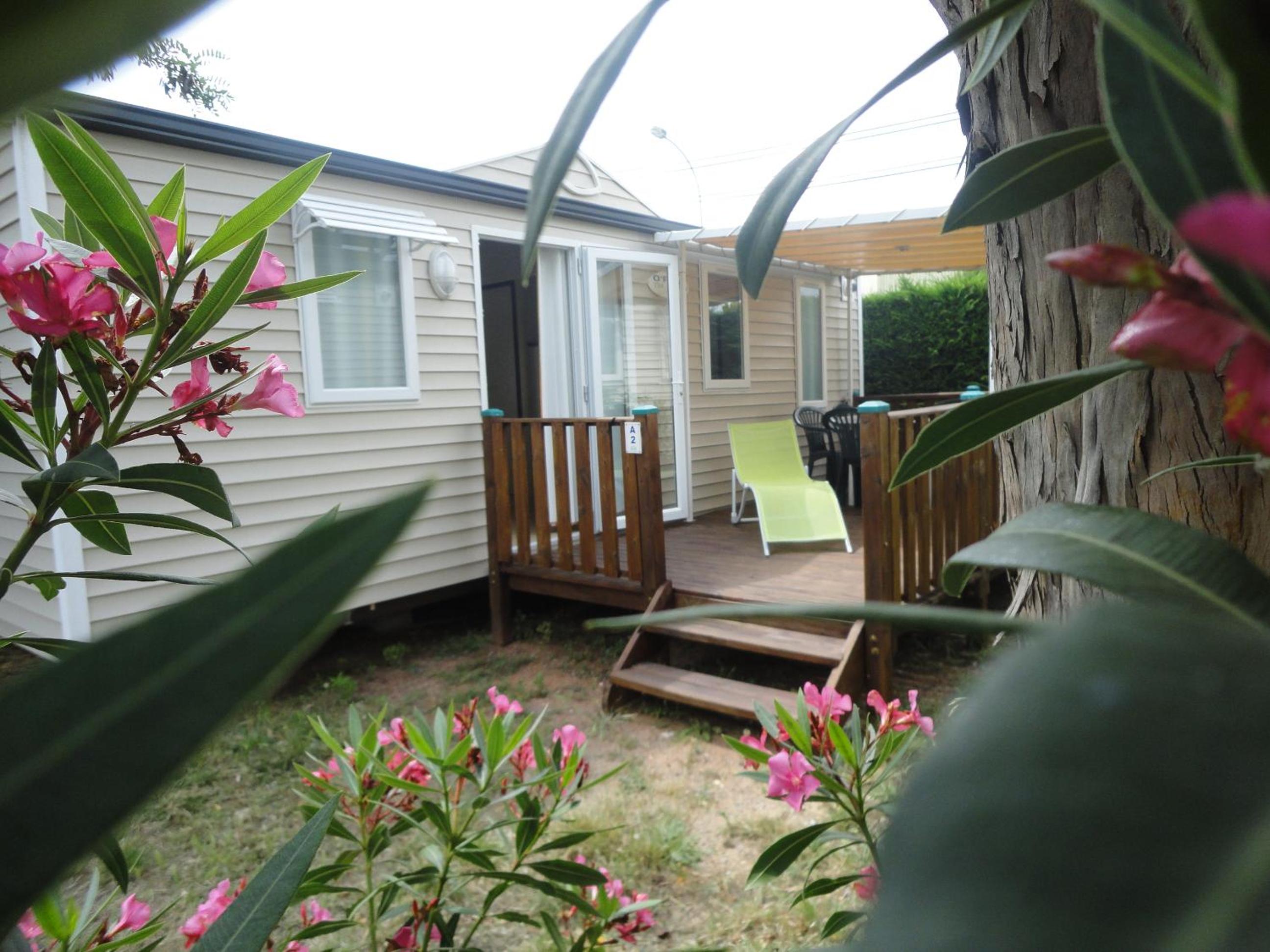 Mobile Home (6 Adults) photo 1