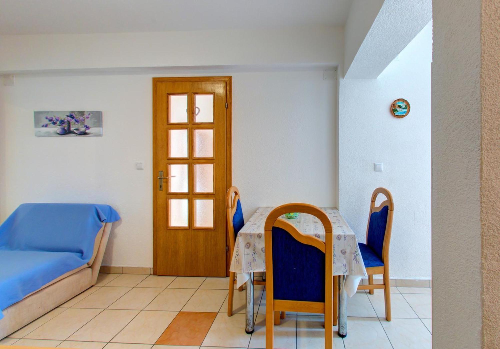 One-Bedroom Apartment with Sea View photo 2