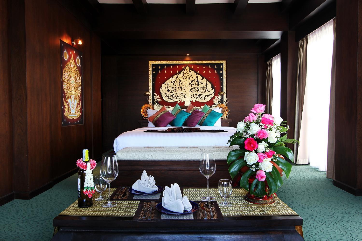 Lanna Jacuzzi Suite - Photo 7