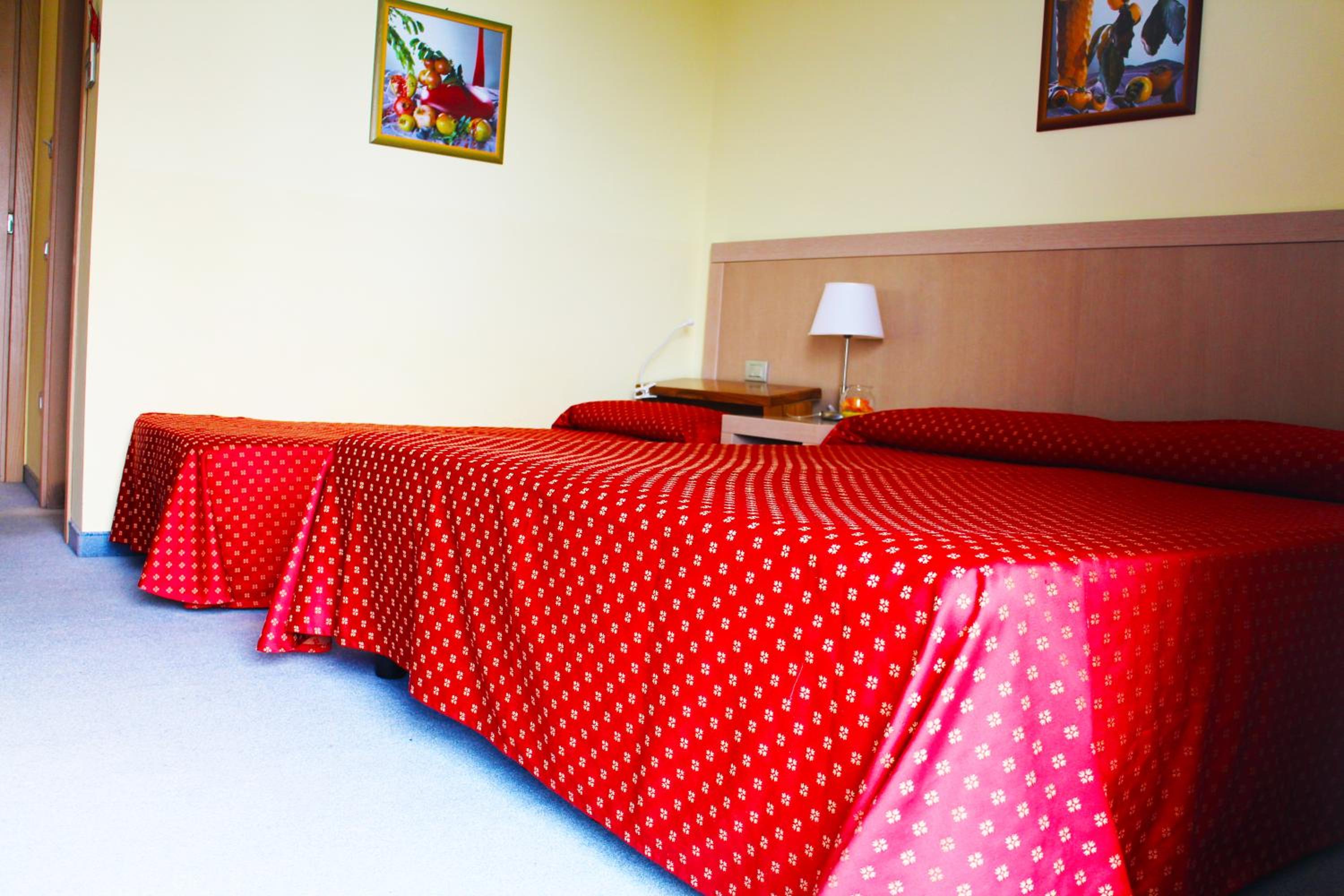 Triple Room - Photo 2