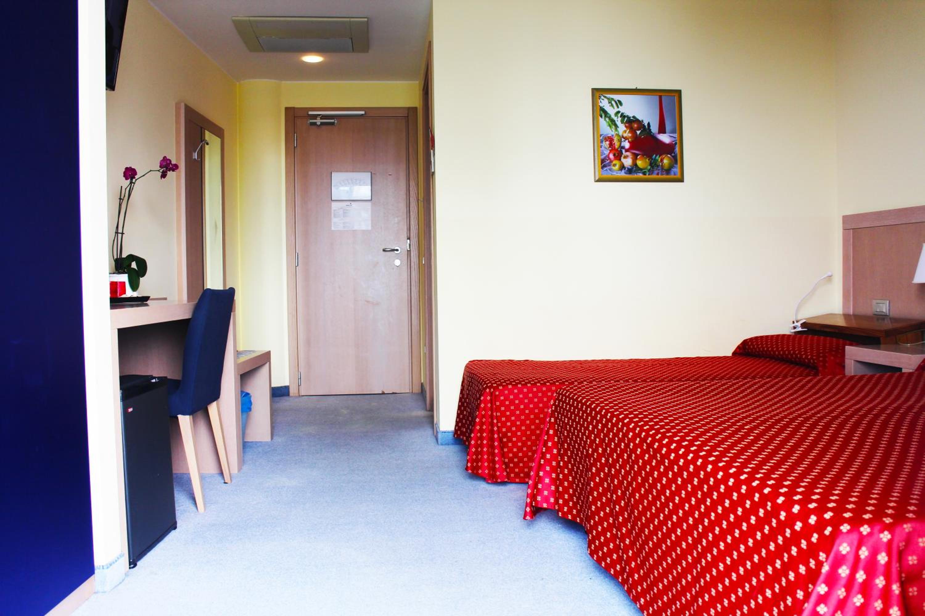 Triple Room - Photo 1