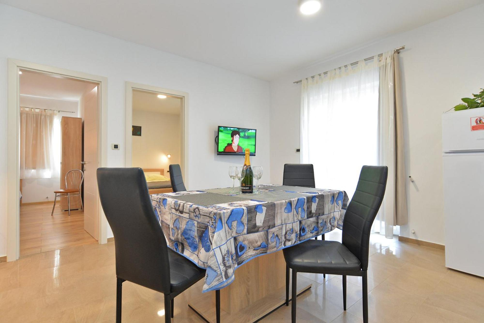 Apartment photo 3