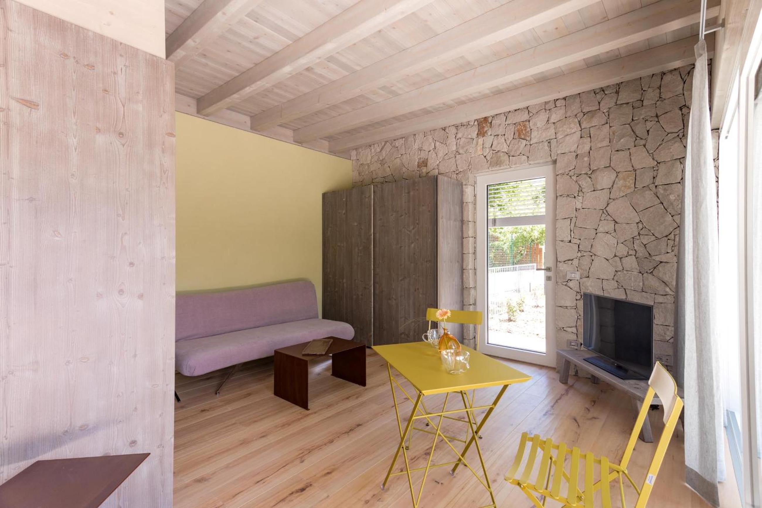 Suite with Sauna and Patio photo 1