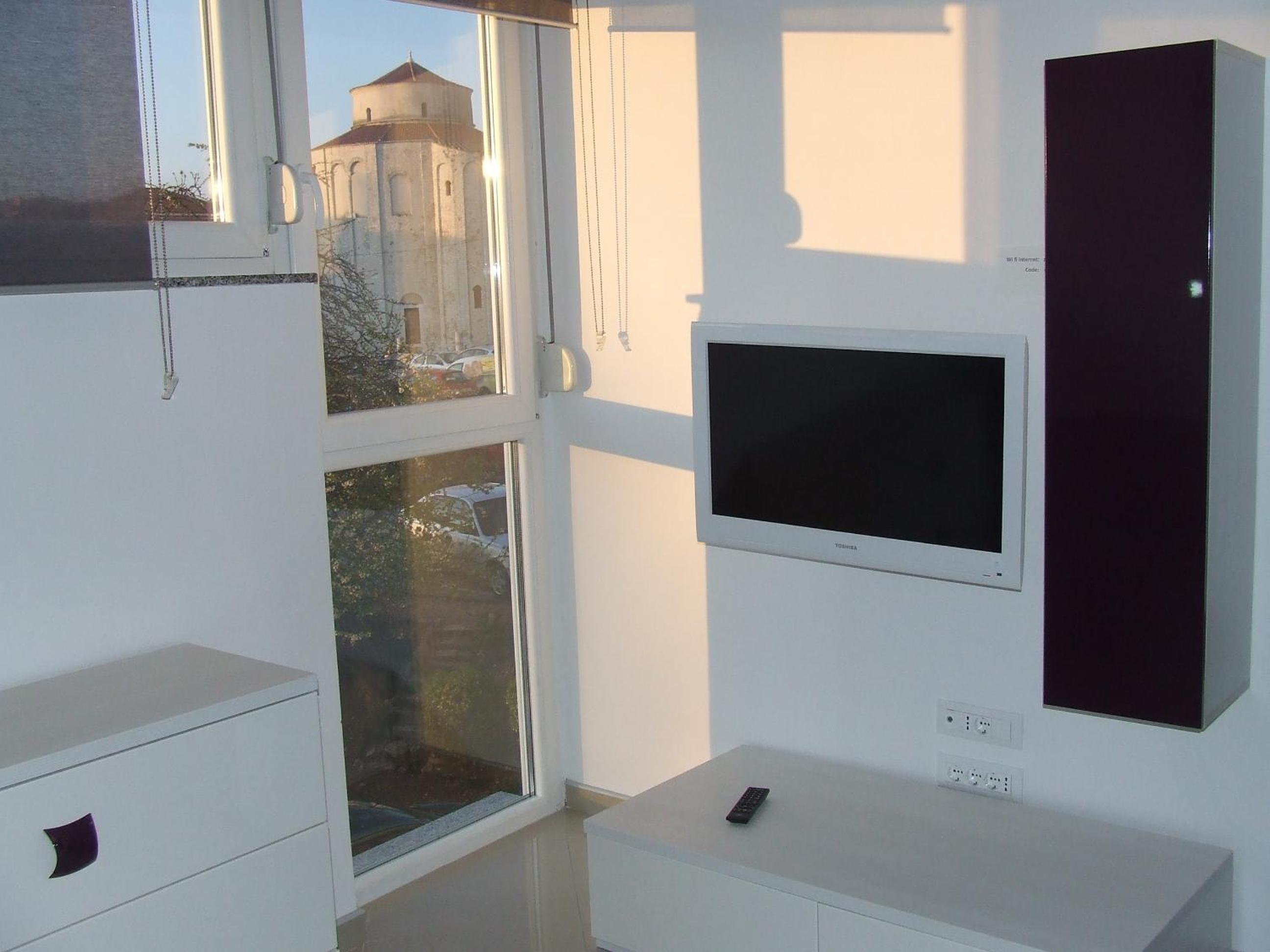 One-Bedroom Apartment with Sea View - Photo 1