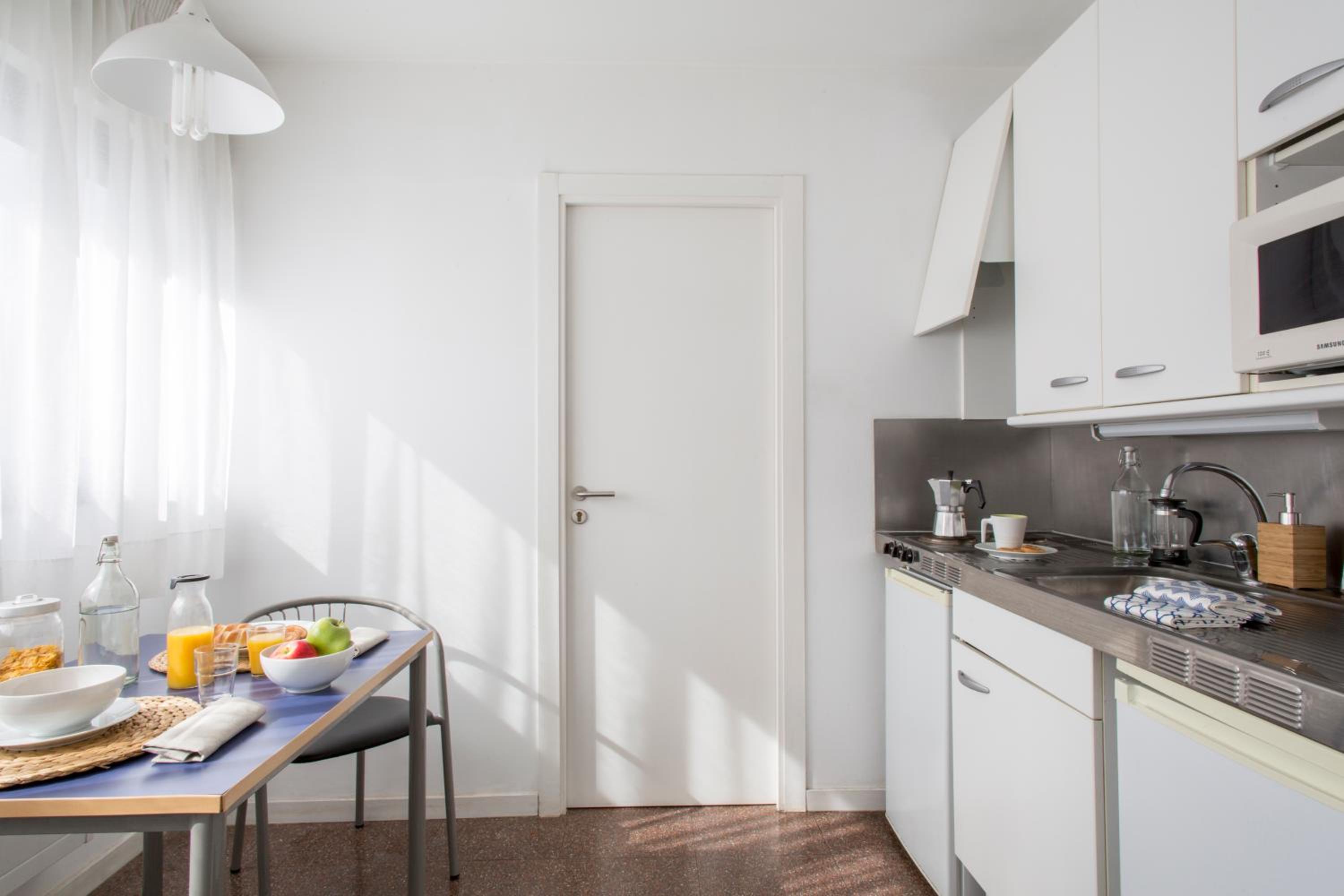 Single Room with Shared Kitchen photo 3