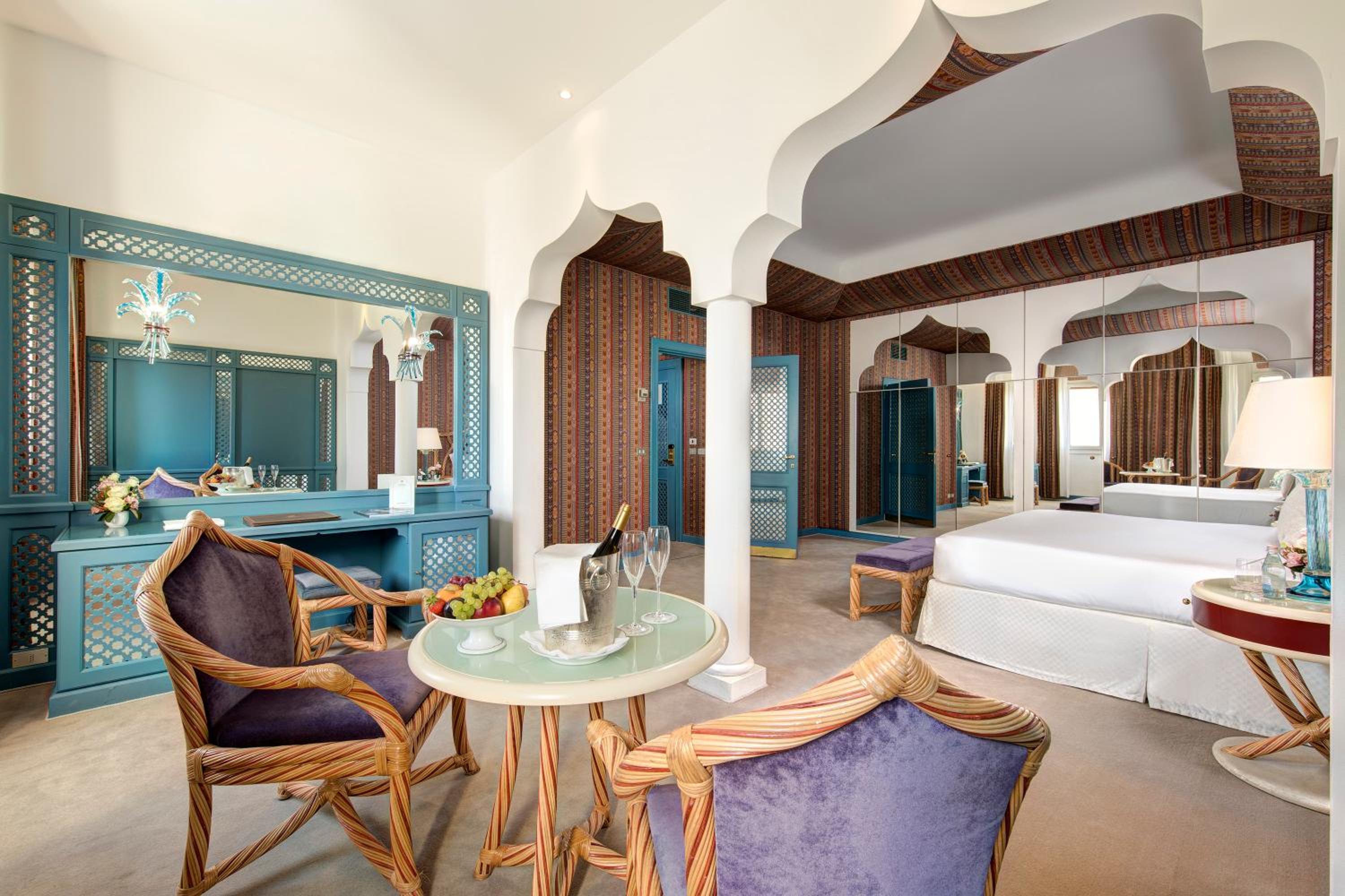 Deluxe Double or Twin Room thumbnail 5