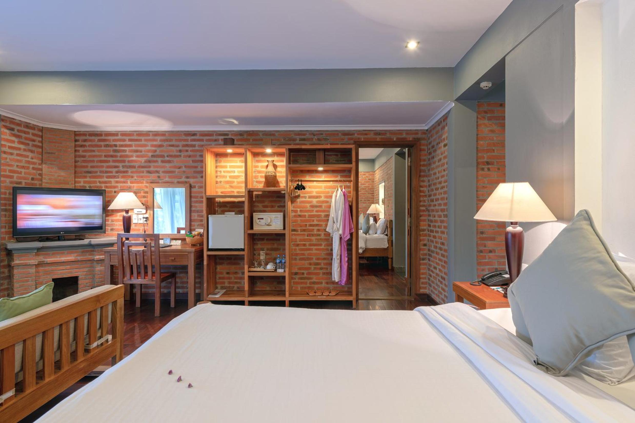 Family Deluxe with Free Benefit & Spa