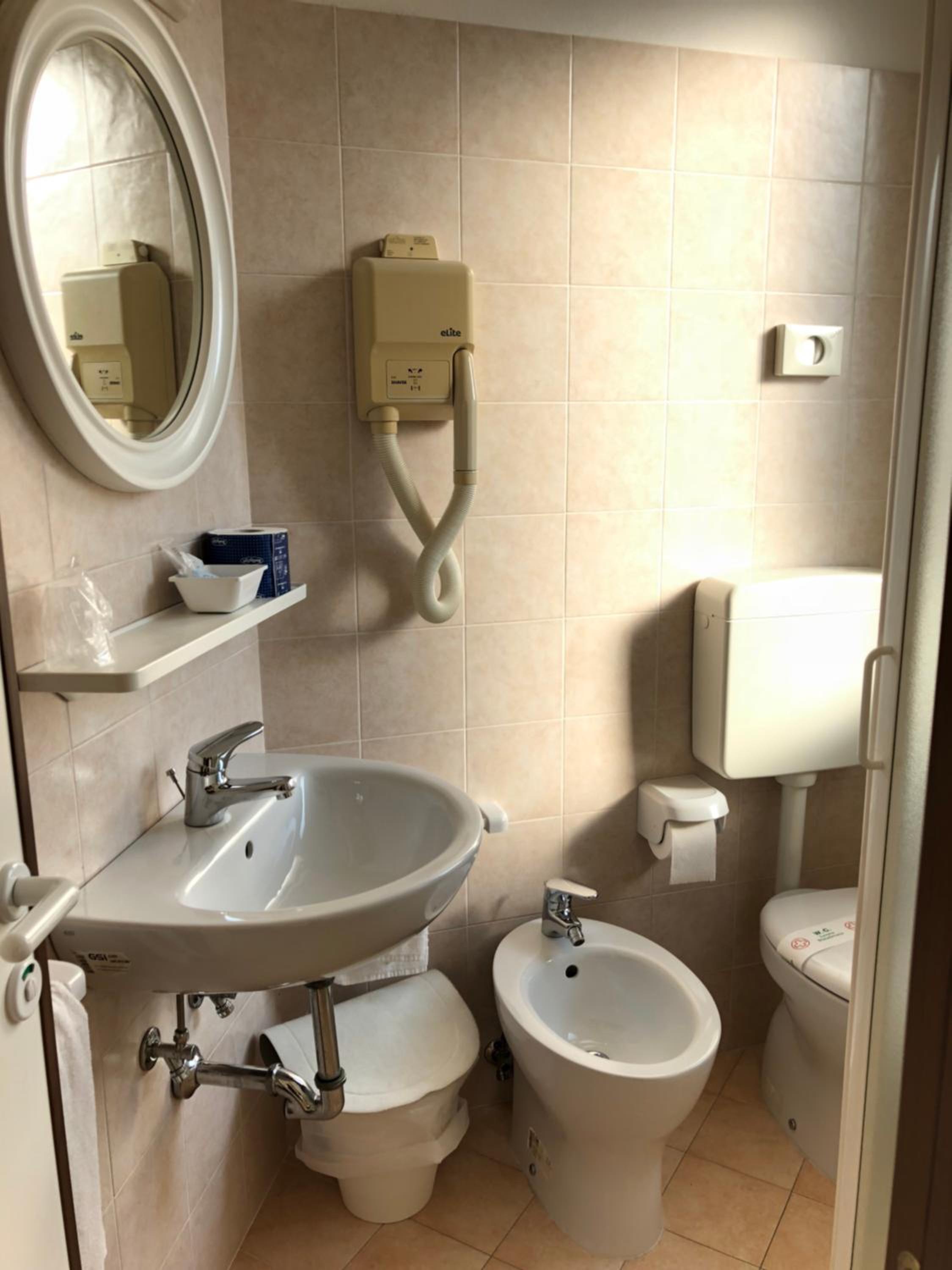 Triple Room with Balcony - Photo 3