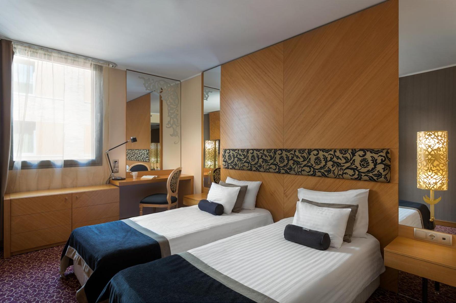 Standard Twin Room - Photo 3