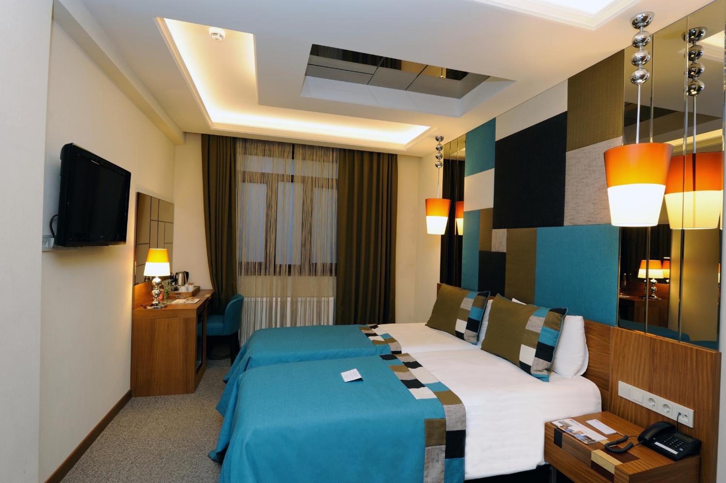 Superior Double or Twin Room thumbnail 5
