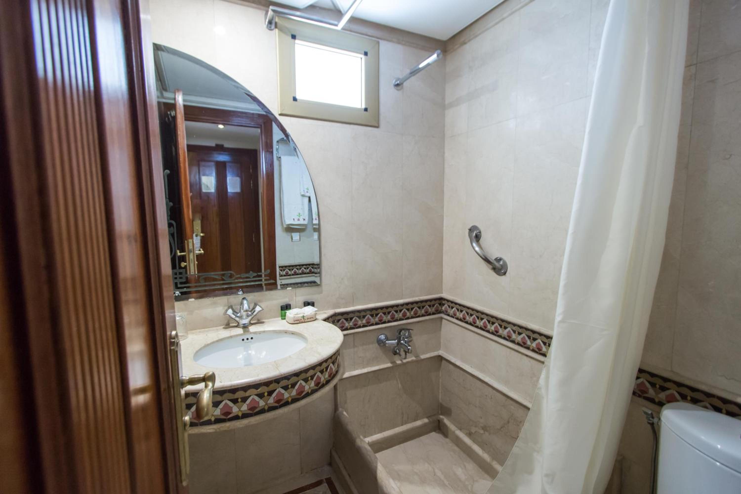 Double or Twin Room - Photo 2